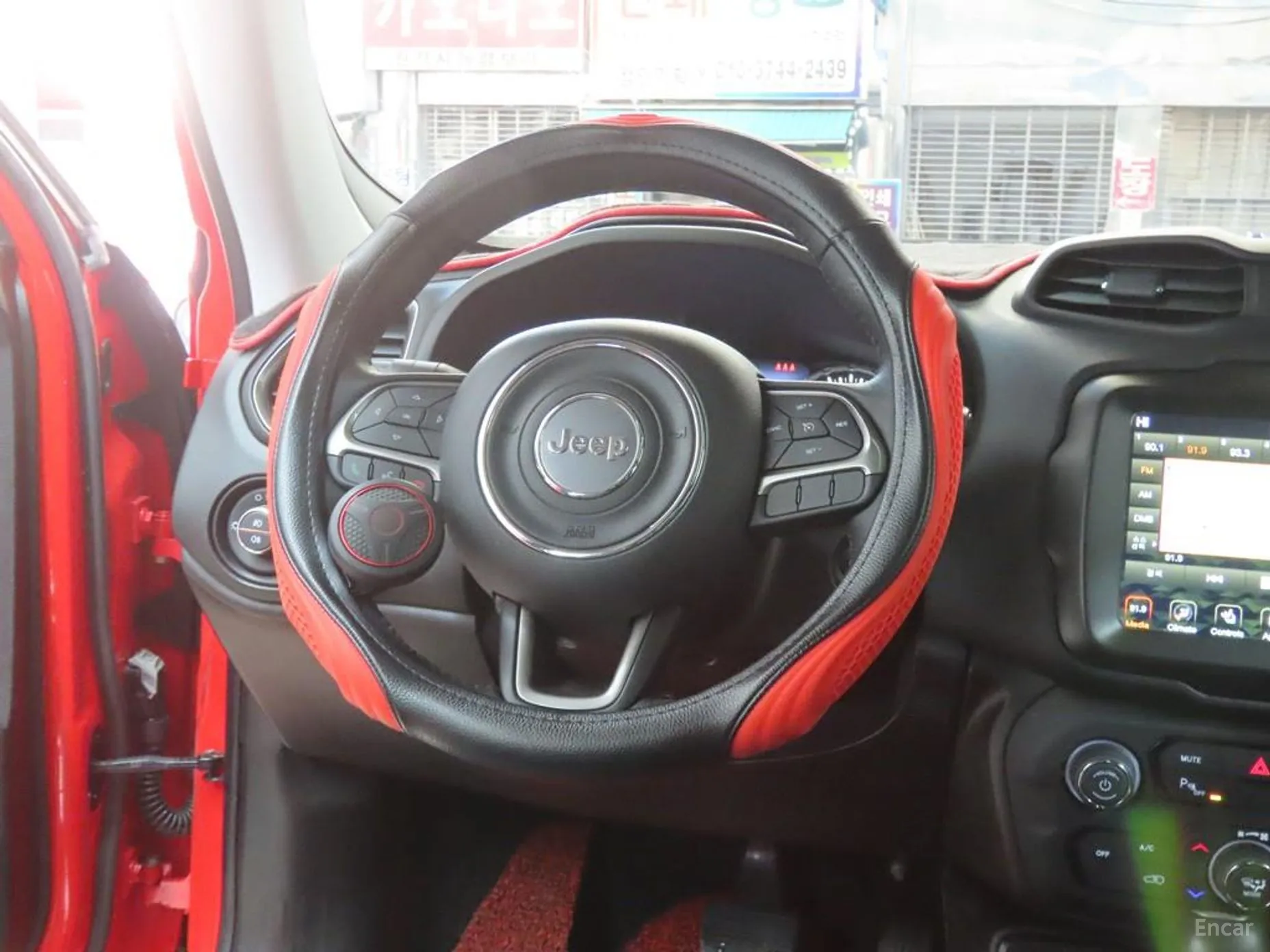 Jeep Renegade превью 17