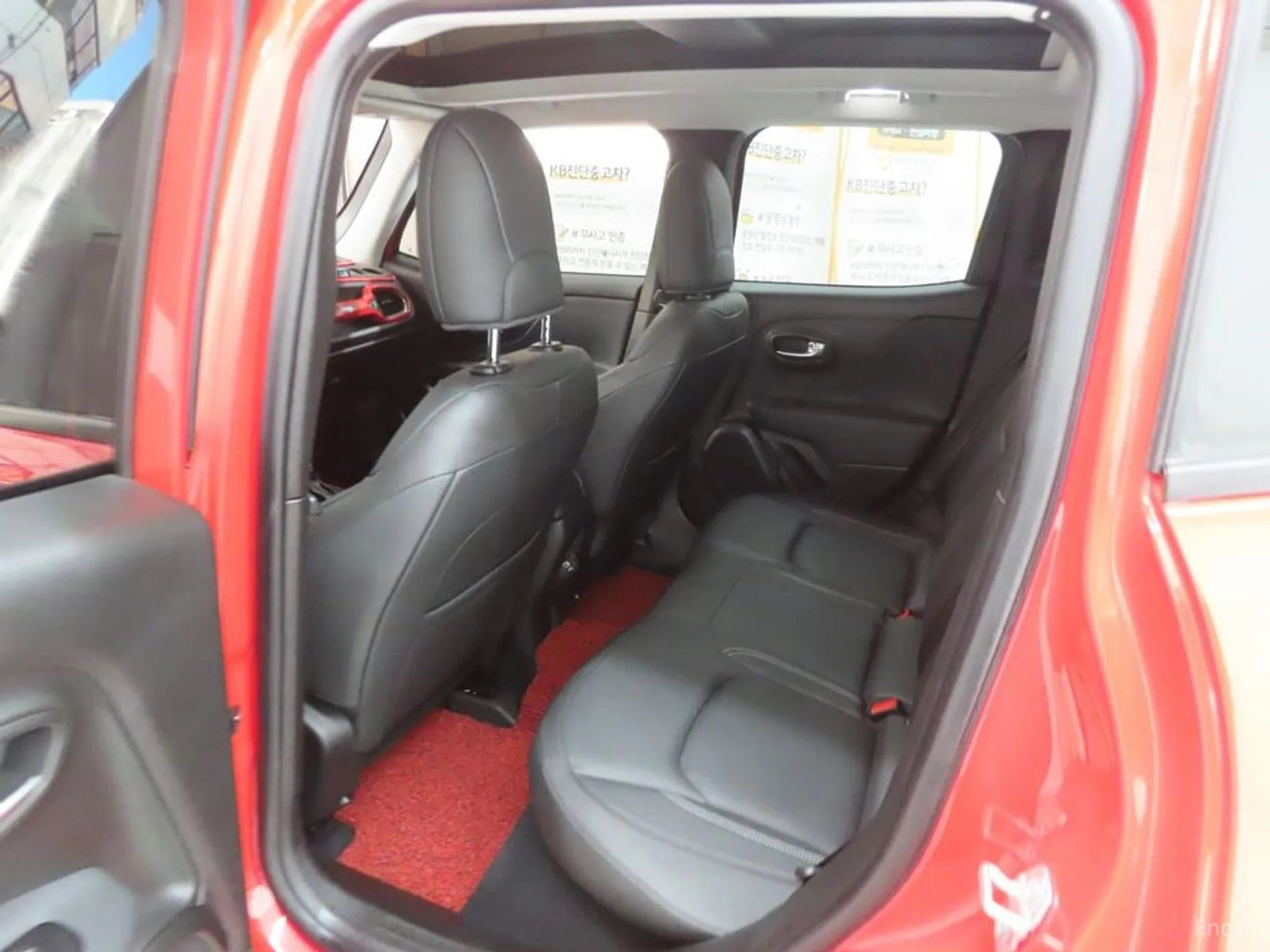 Jeep Renegade превью 6