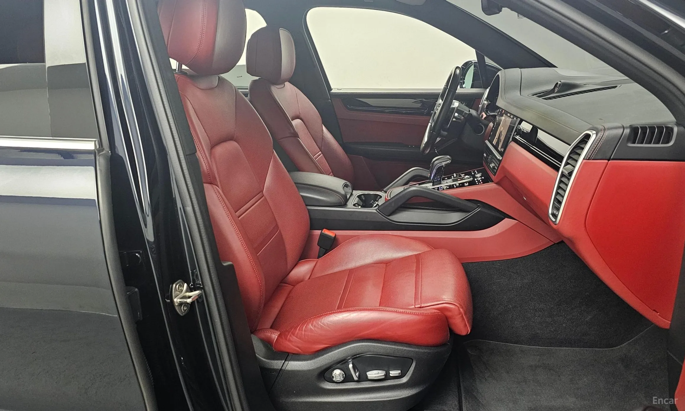 Porsche Cayenne (PO536) превью 10