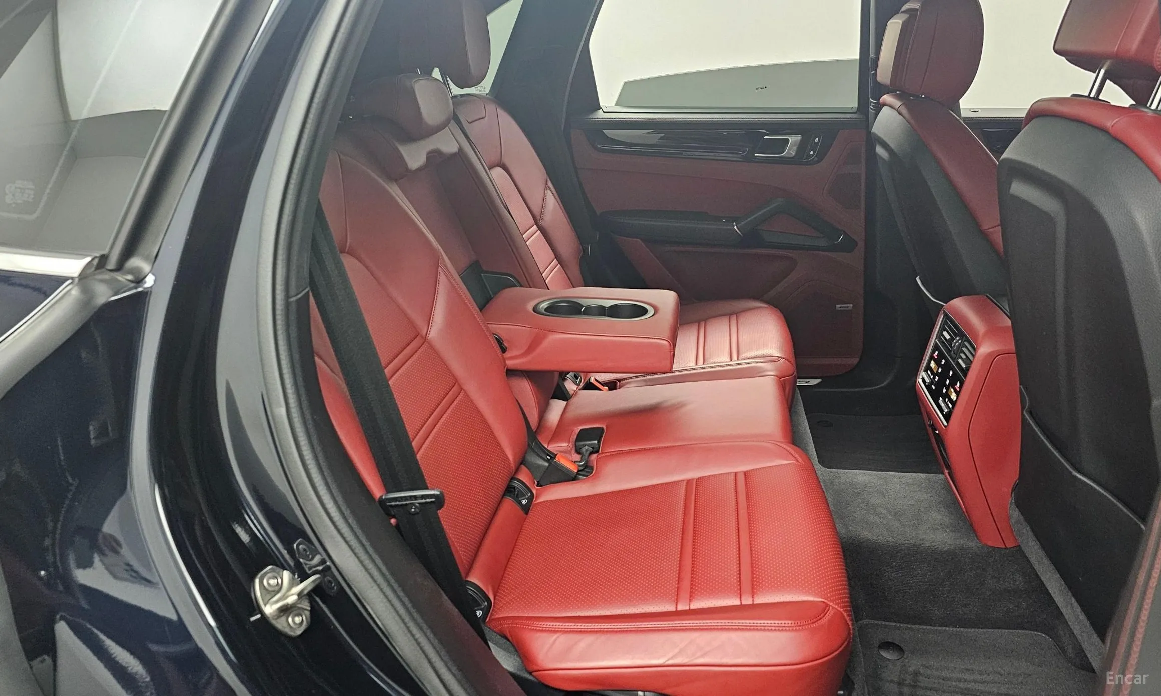 Porsche Cayenne (PO536) превью 12