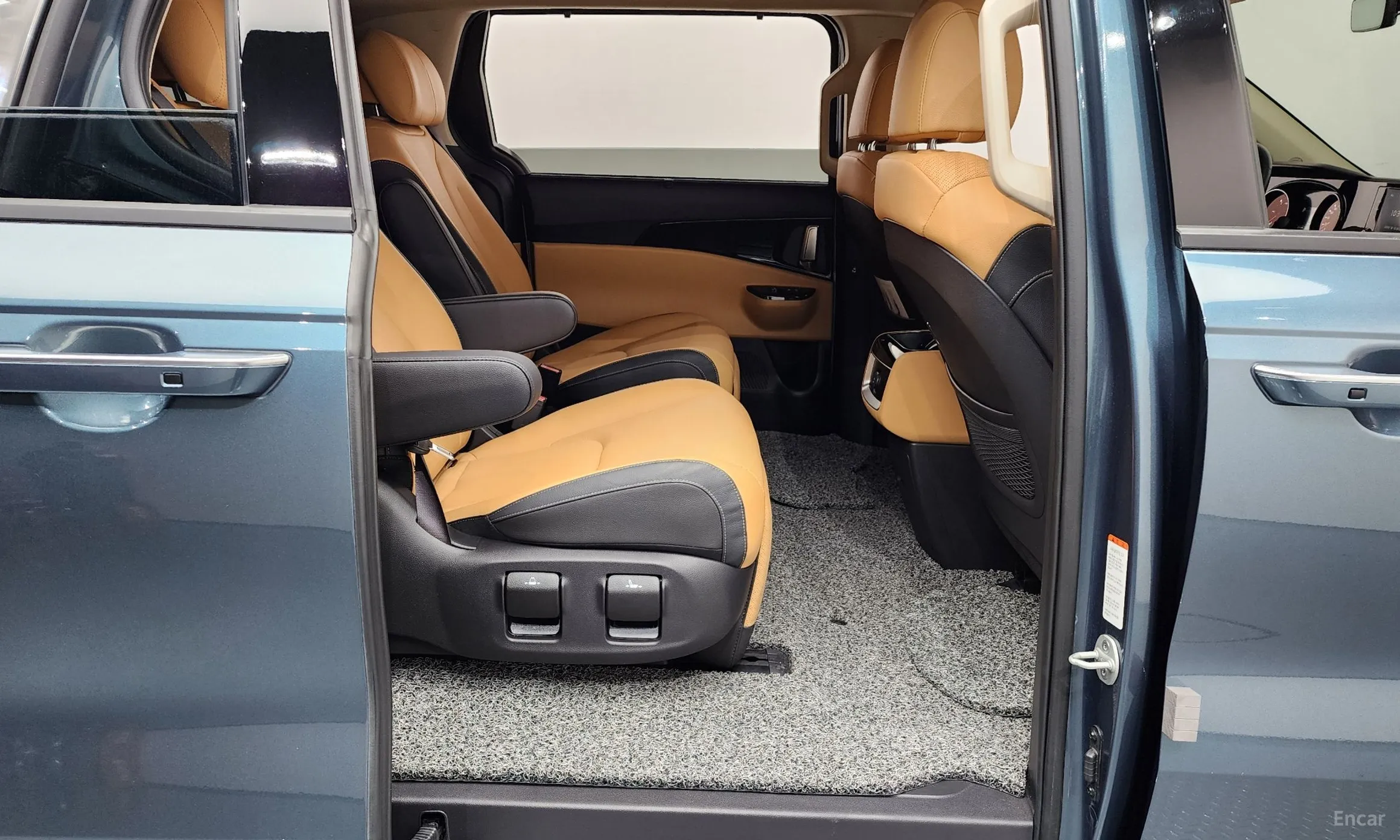 Kia Carnival Gen 4 превью 12