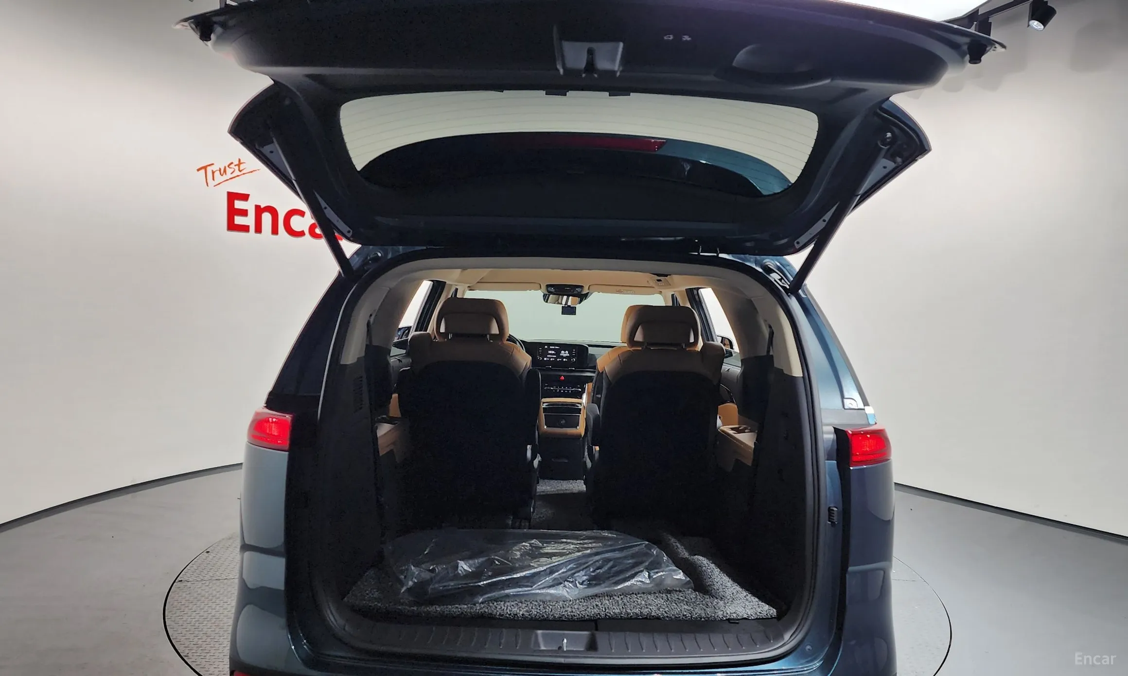 Kia Carnival Gen 4 превью 20