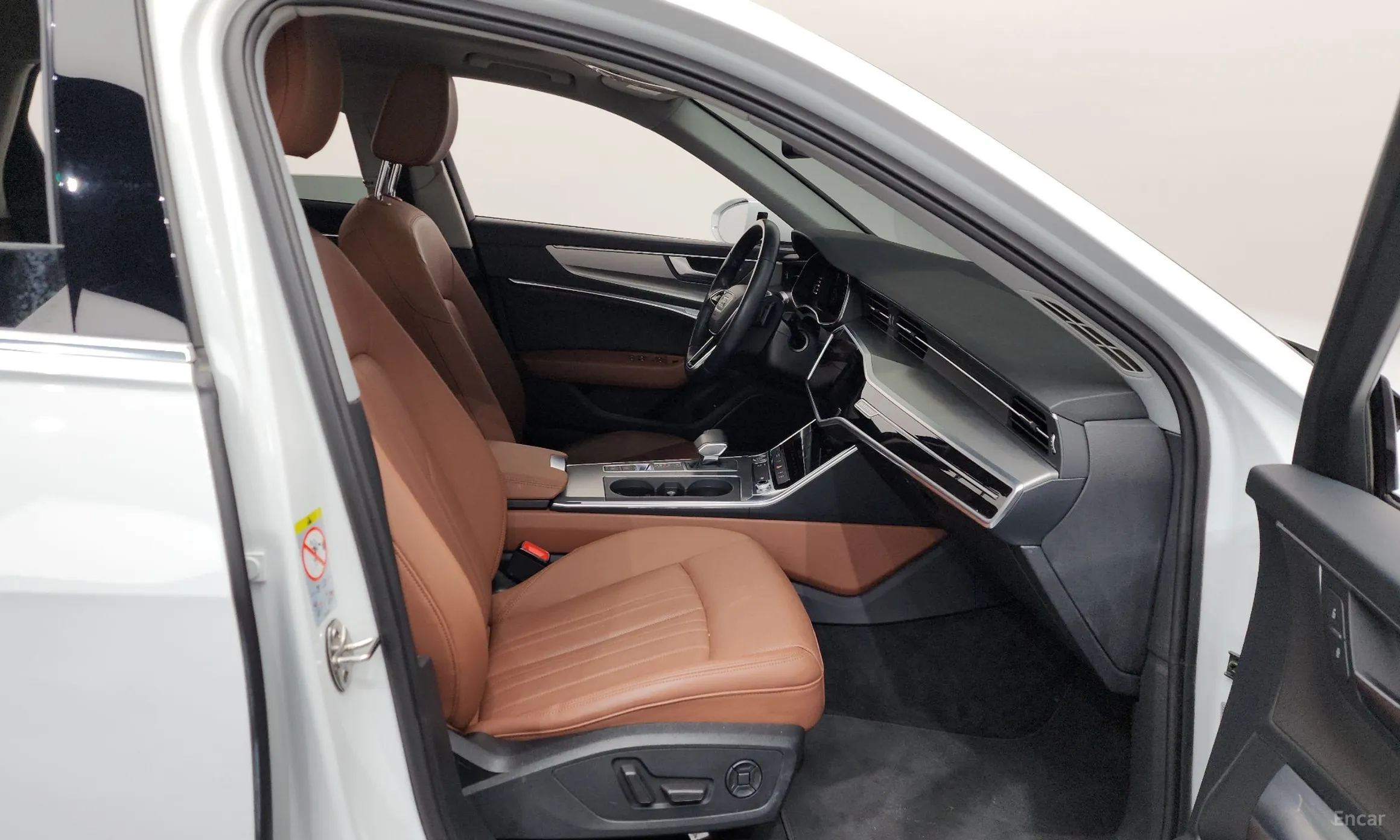 Audi A6 (C8) превью 11