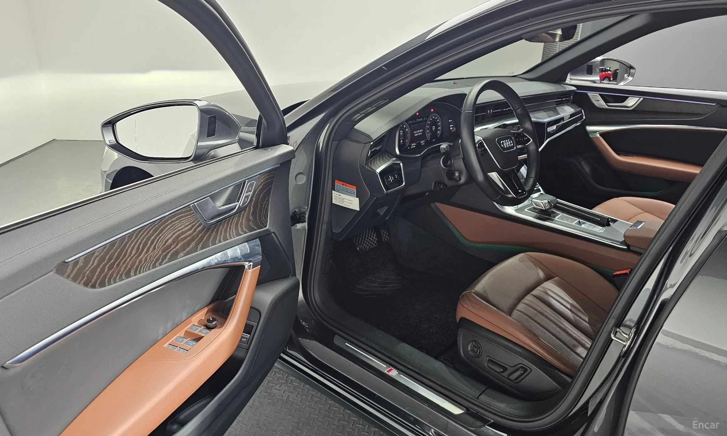 Audi A6 (C8) превью 11