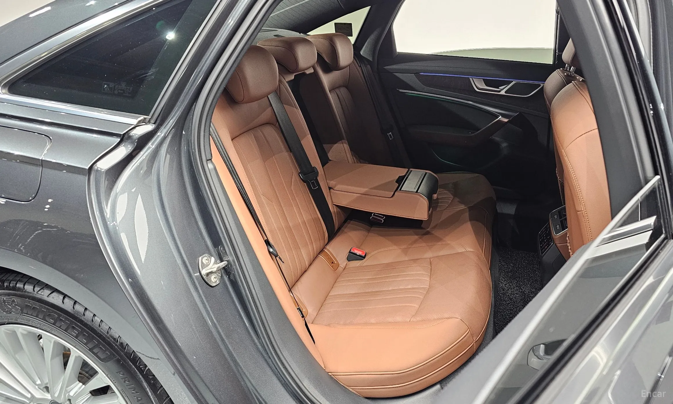 Audi A6 (C8) превью 12