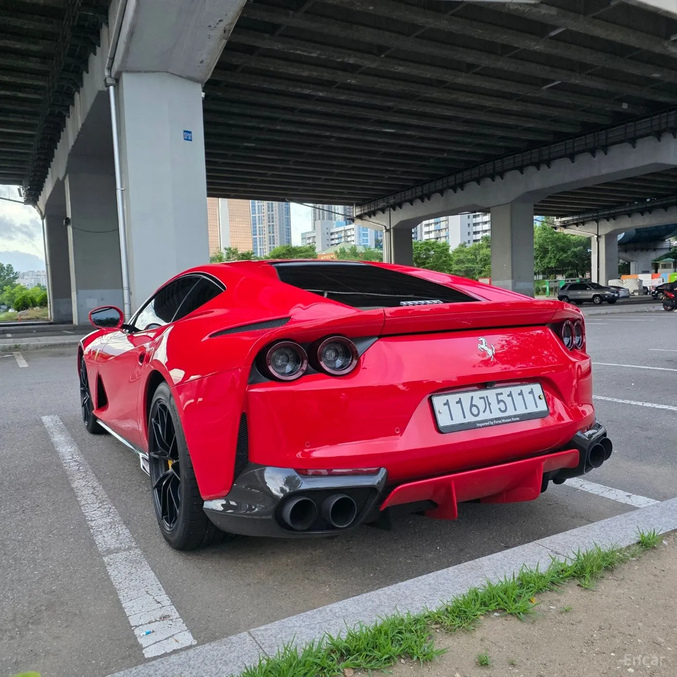 Ferrari 812 Superfast превью 3