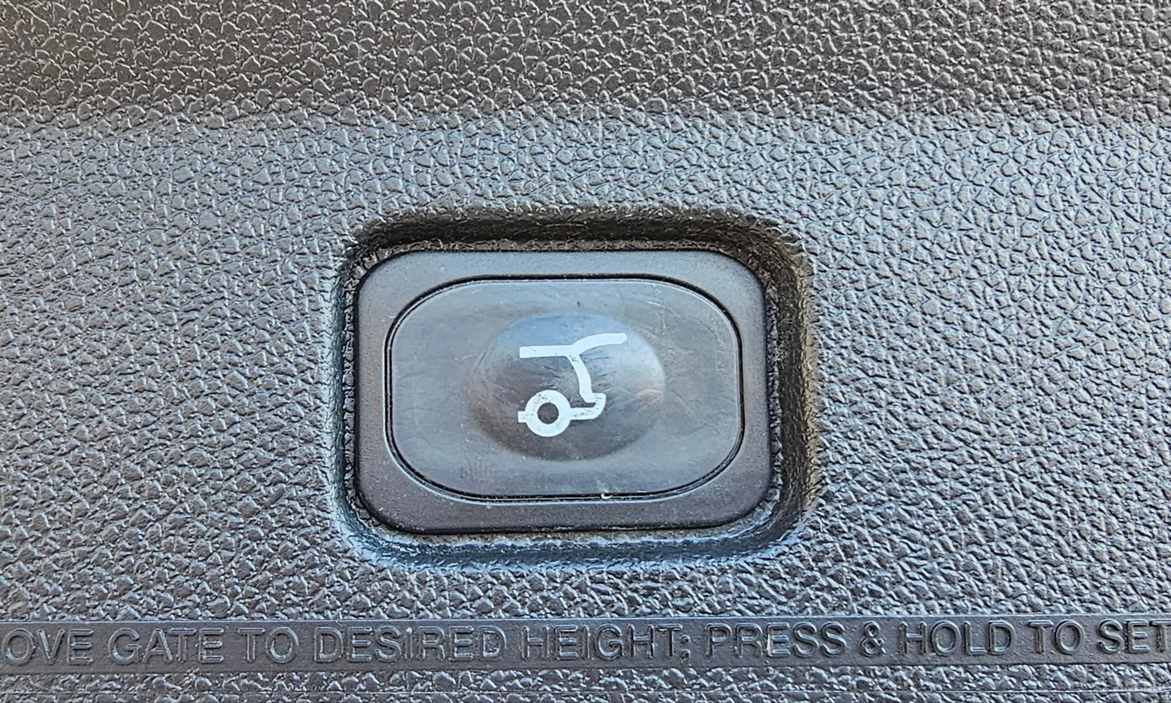 Ford Explorer превью 19