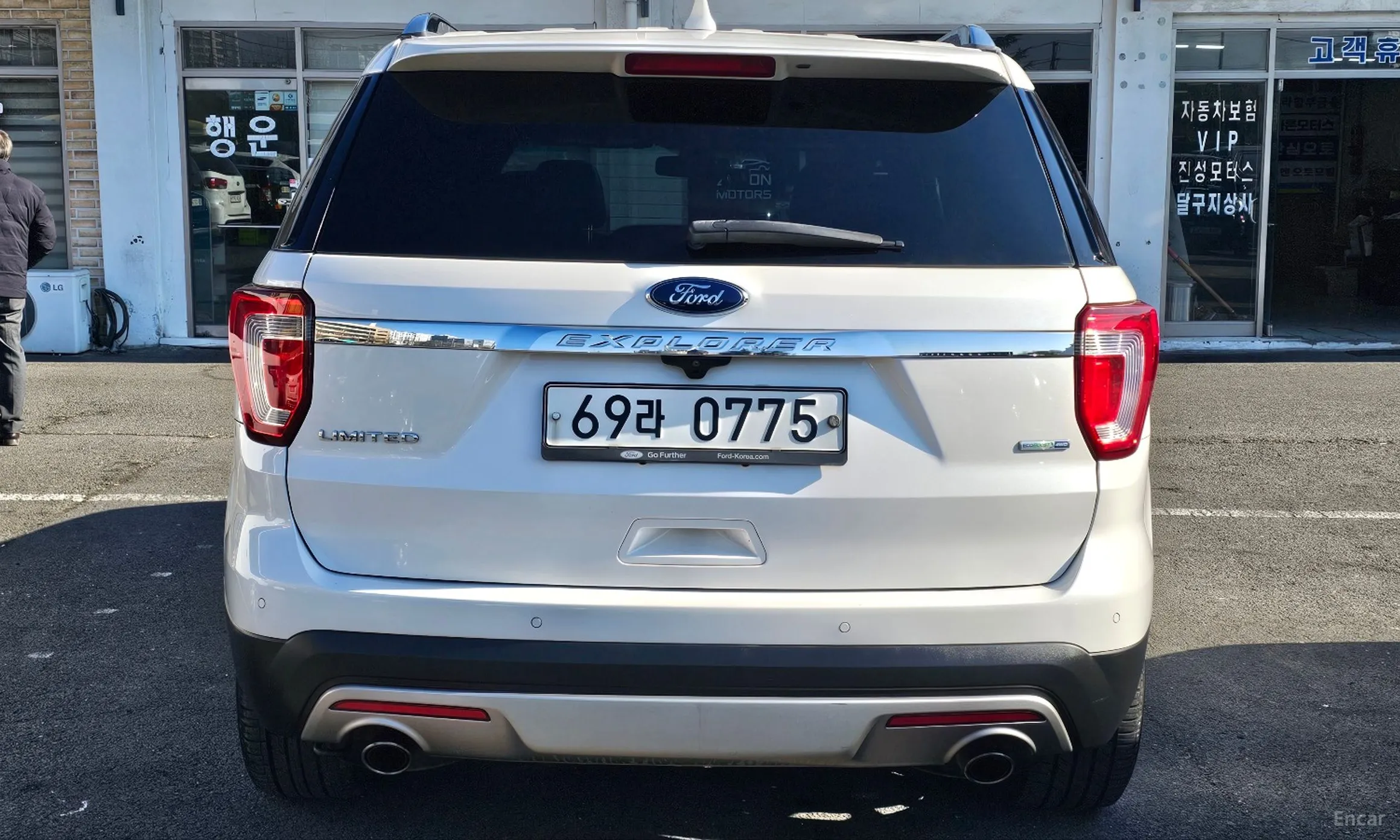 Ford Explorer превью 4