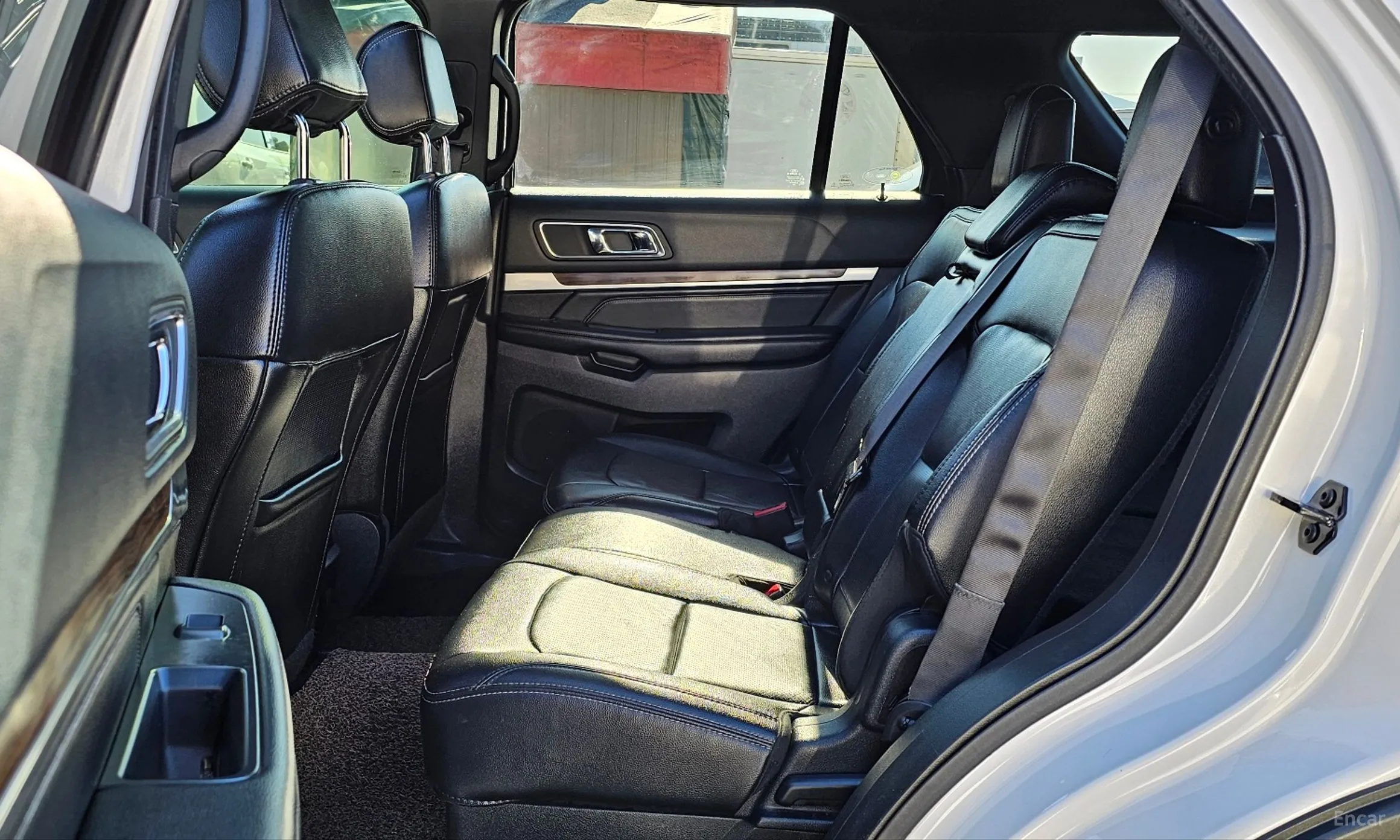 Ford Explorer превью 7