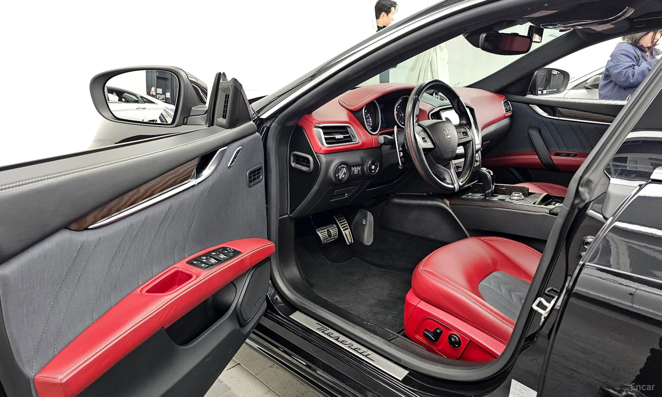 Maserati Ghibli превью 10