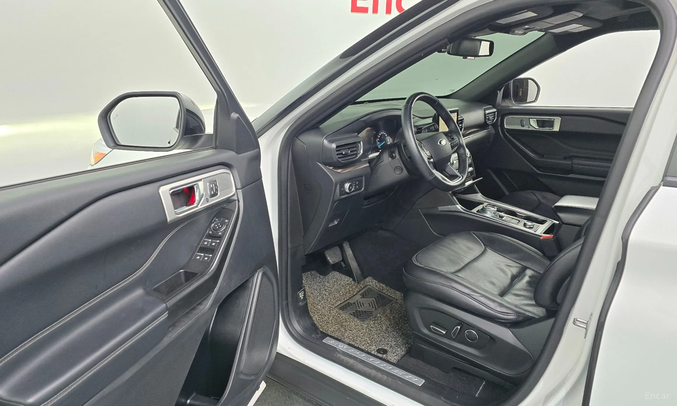 Ford Explorer 6th Generation превью 10