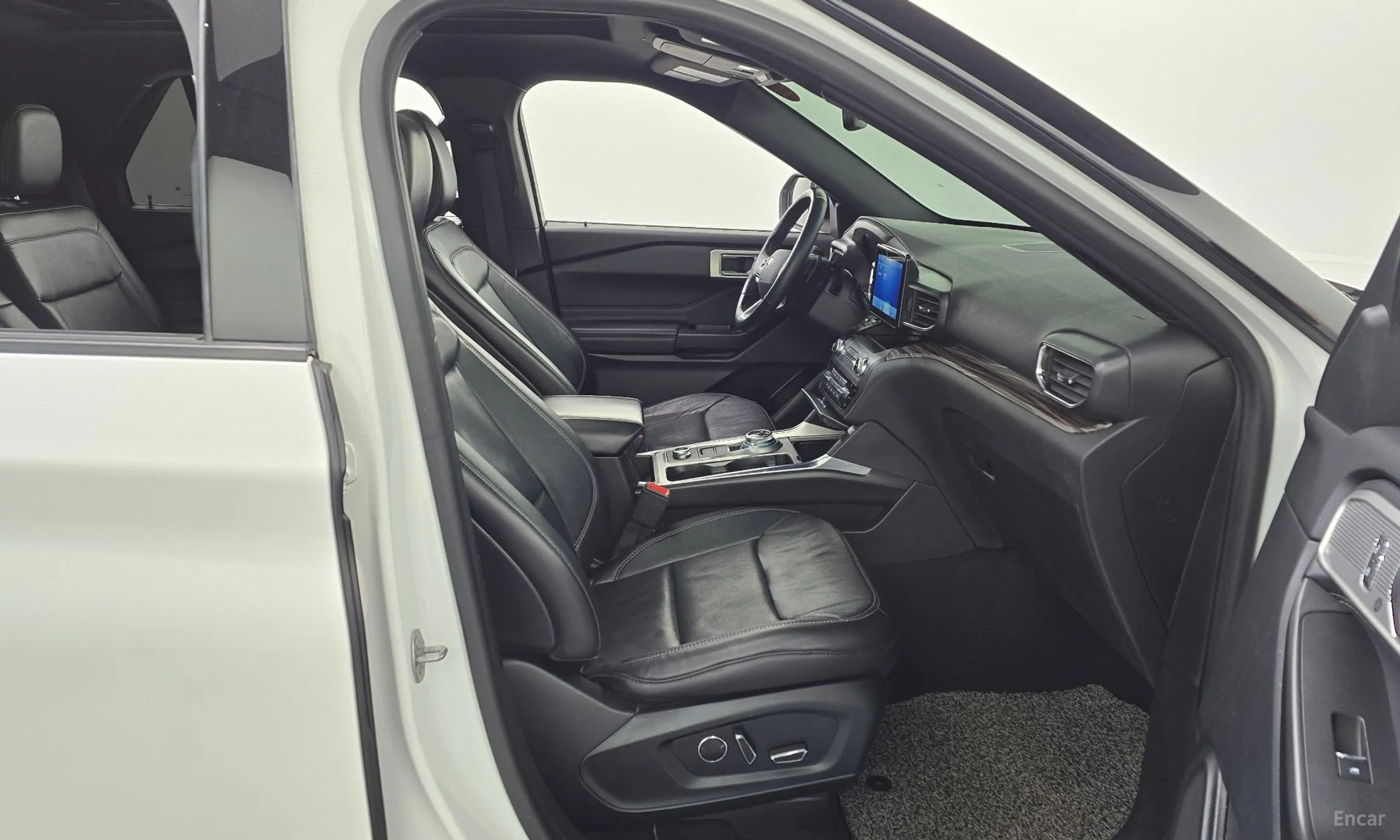 Ford Explorer 6th Generation превью 11