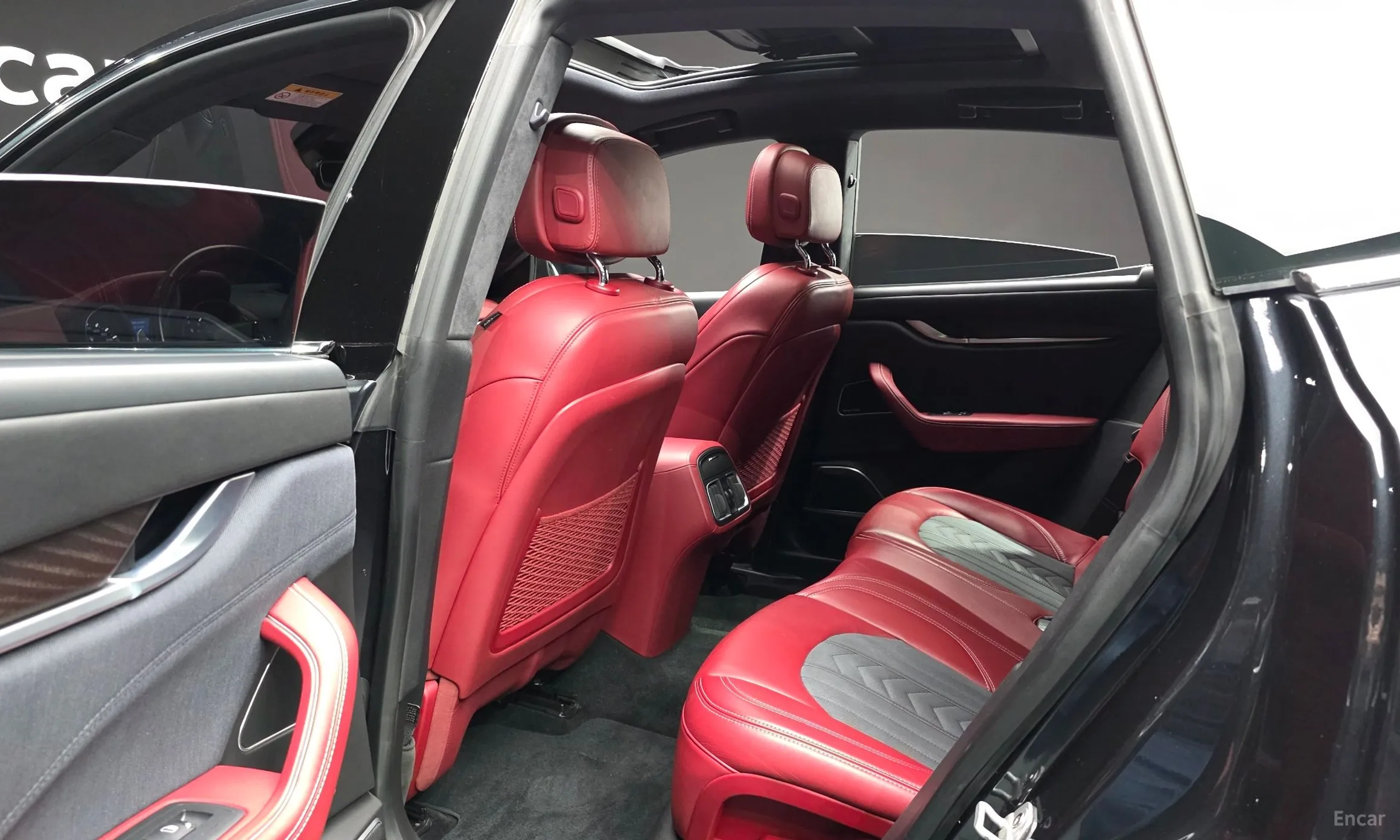 Maserati Levante превью 12
