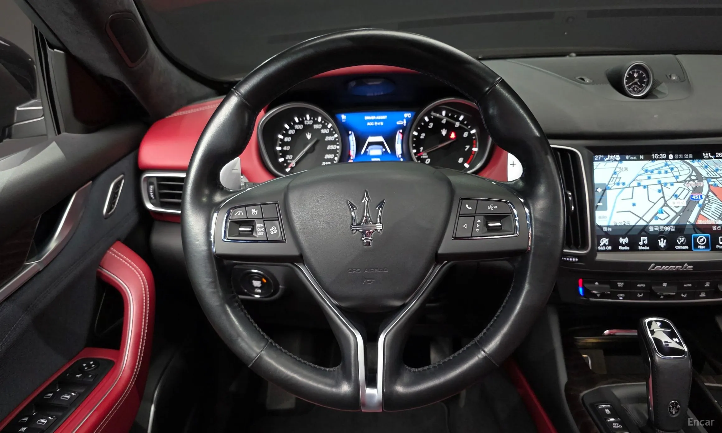 Maserati Levante превью 13