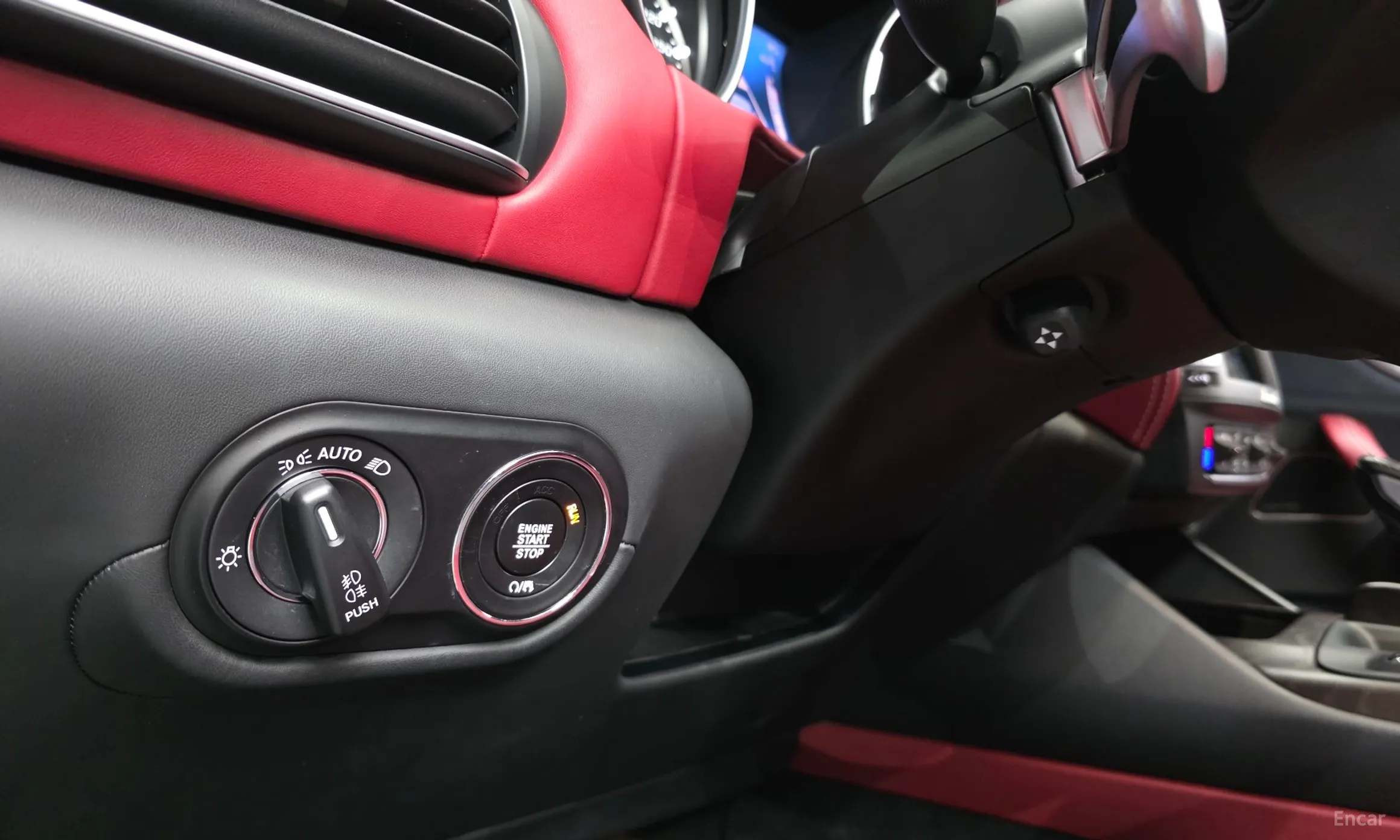 Maserati Levante превью 19