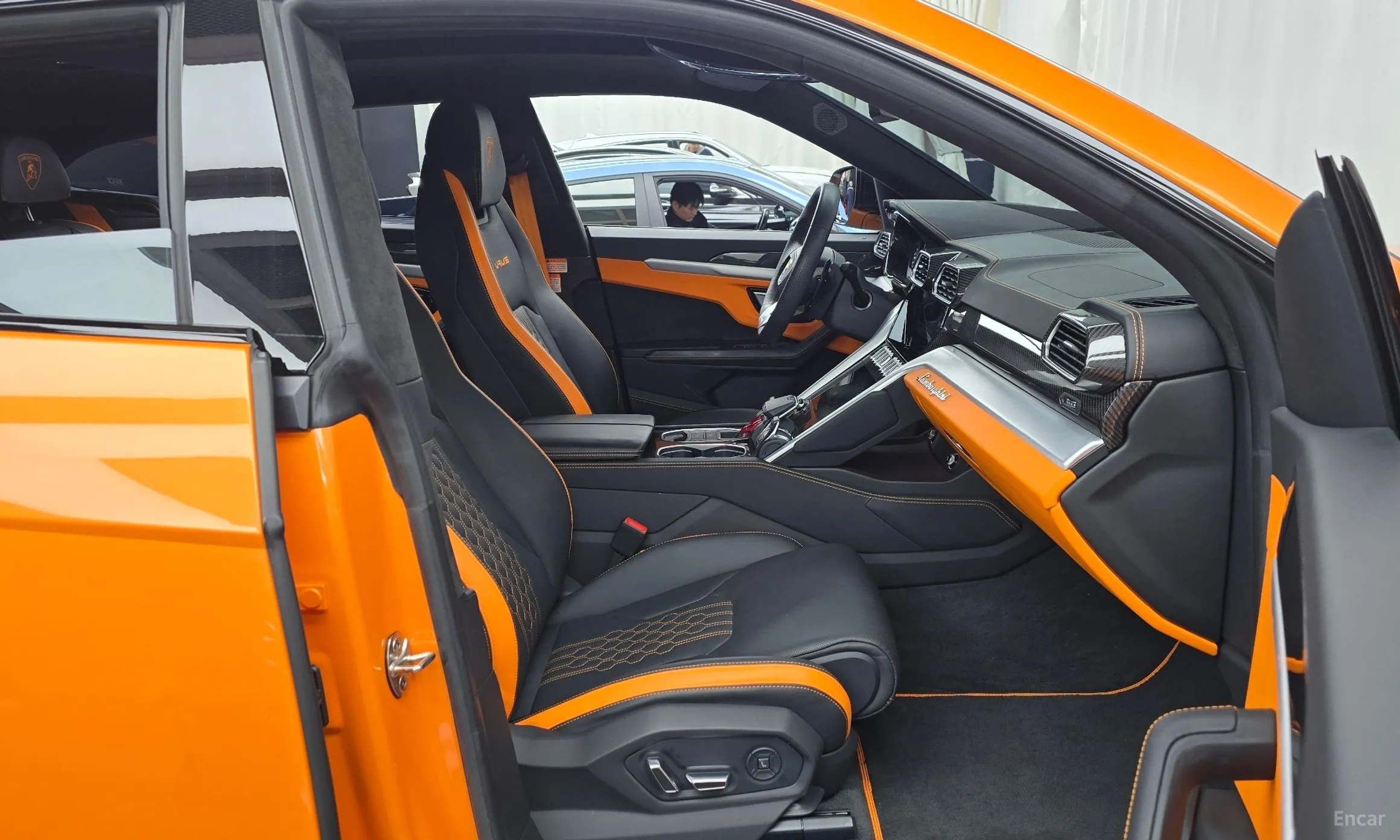Lamborghini Urus превью 11