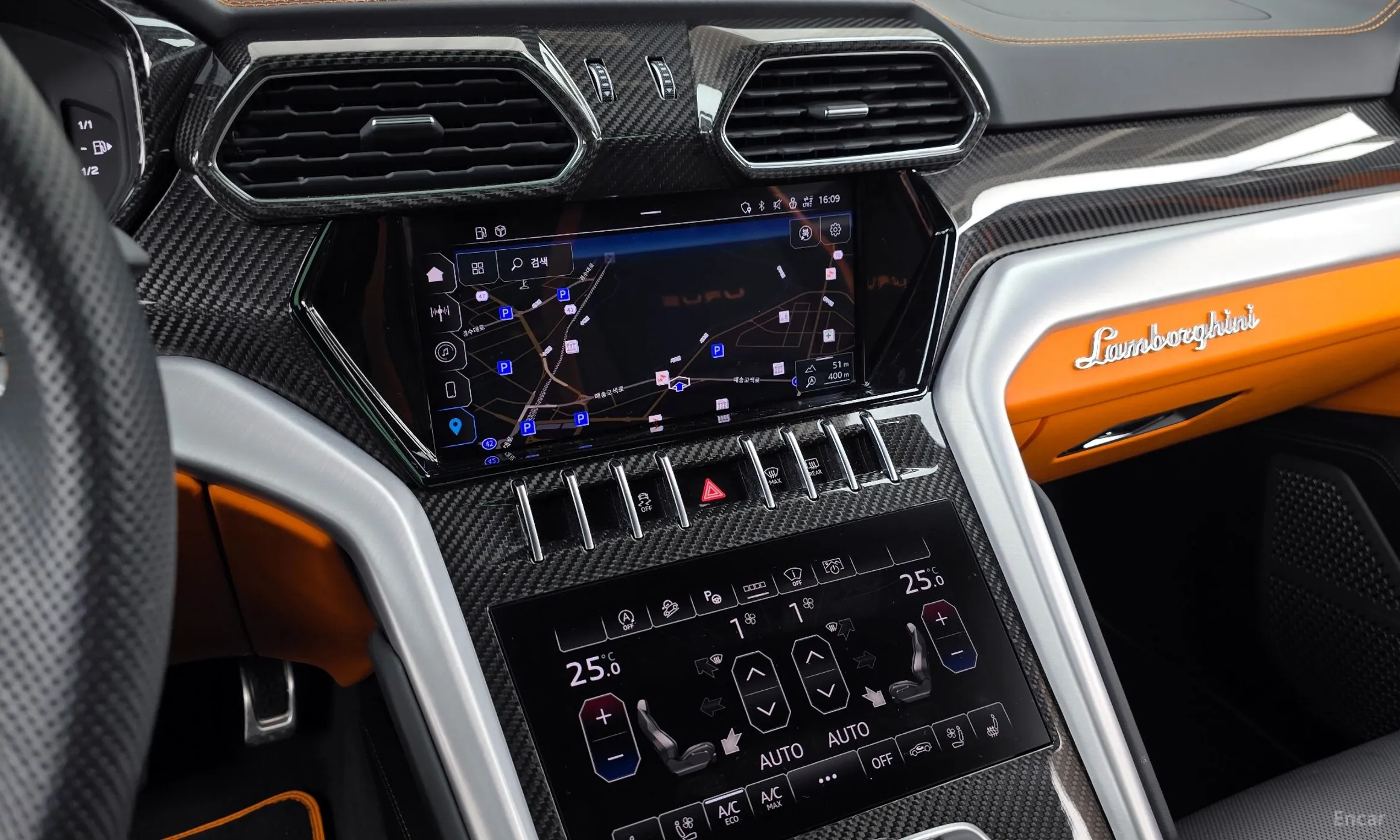 Lamborghini Urus превью 14