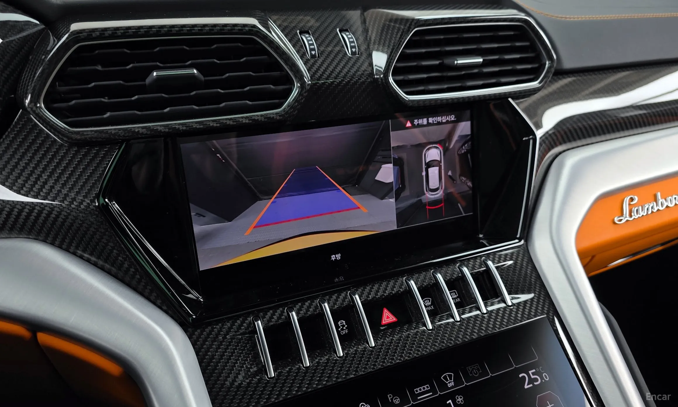 Lamborghini Urus превью 15