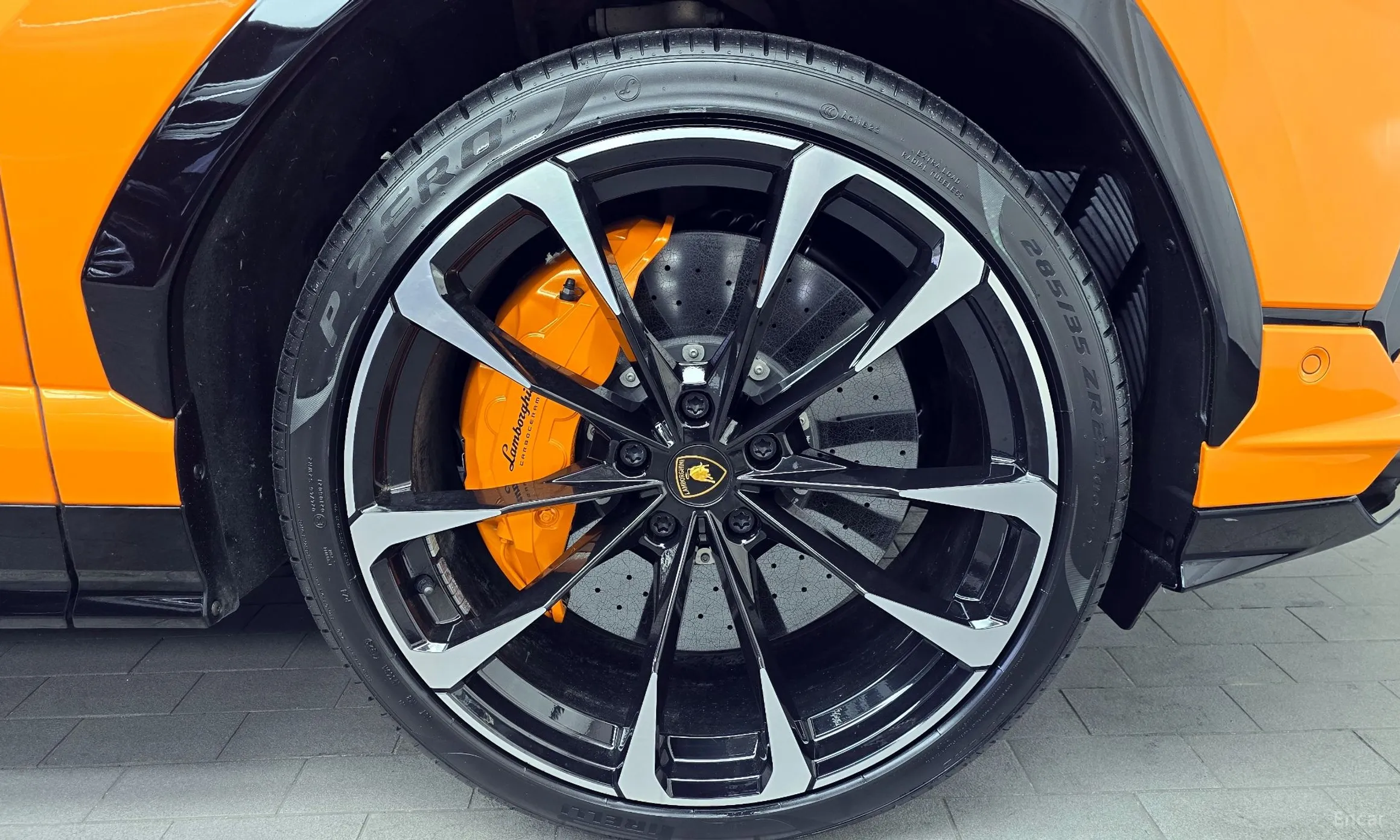 Lamborghini Urus превью 5