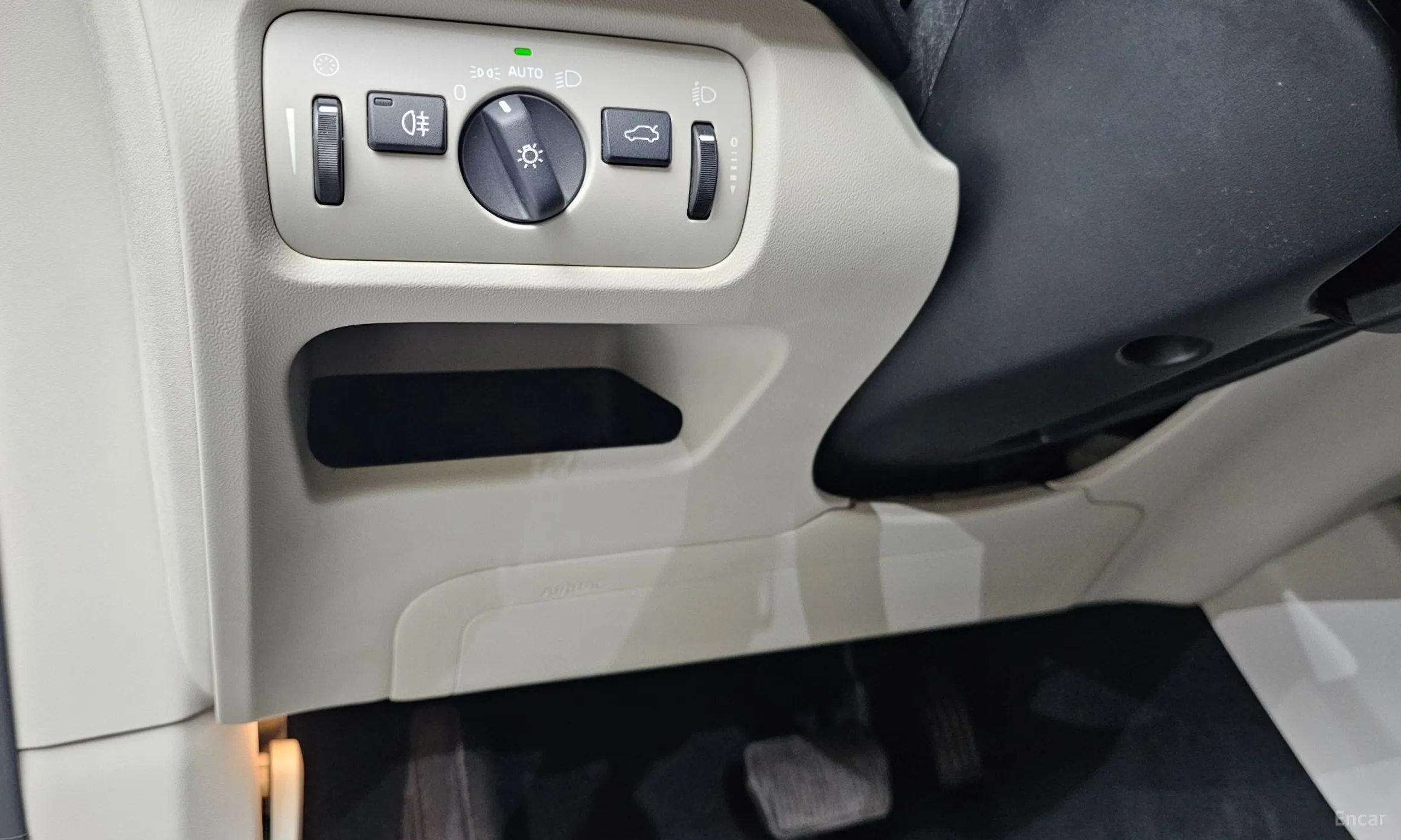 Volvo V40 превью 17