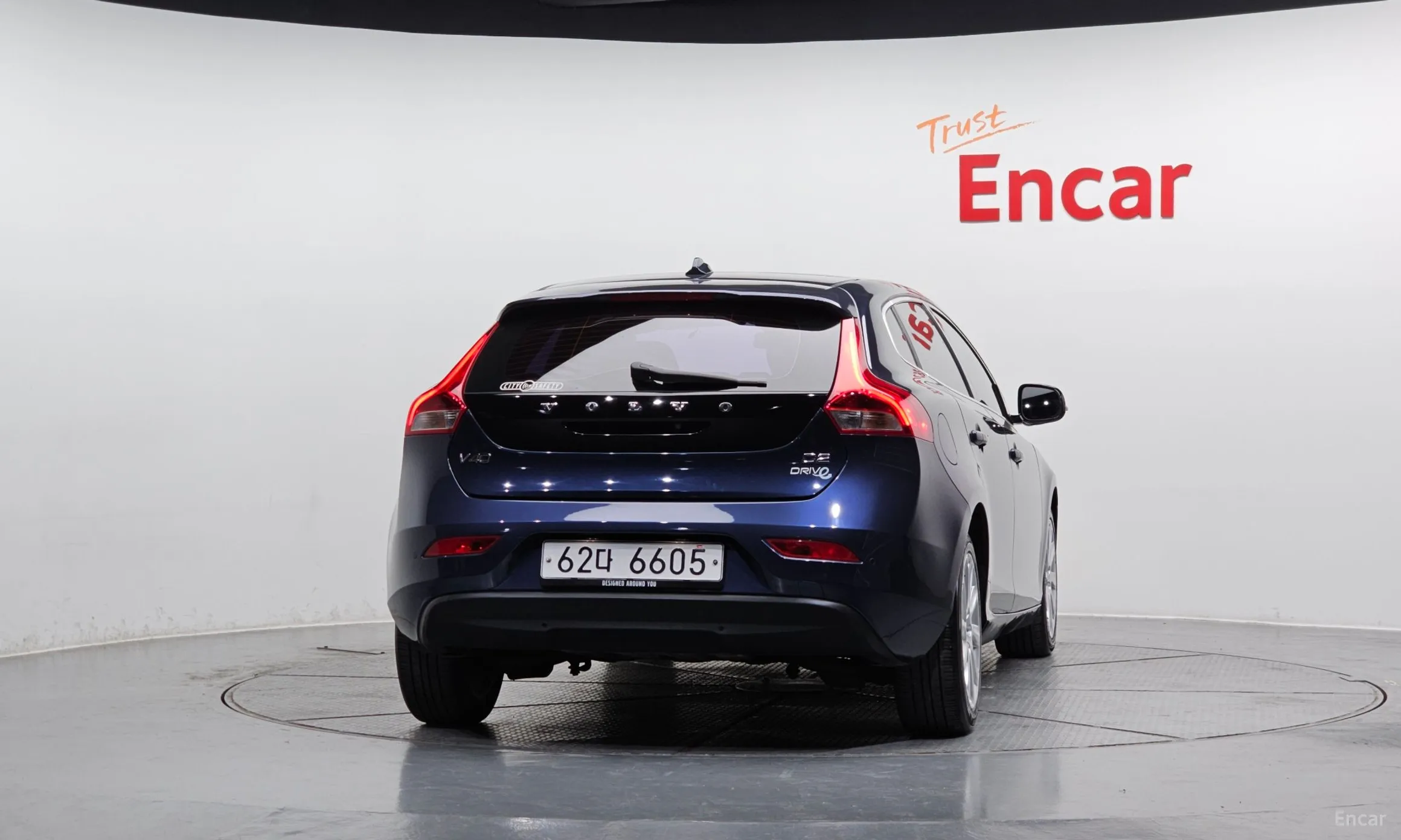 Volvo V40 превью 4