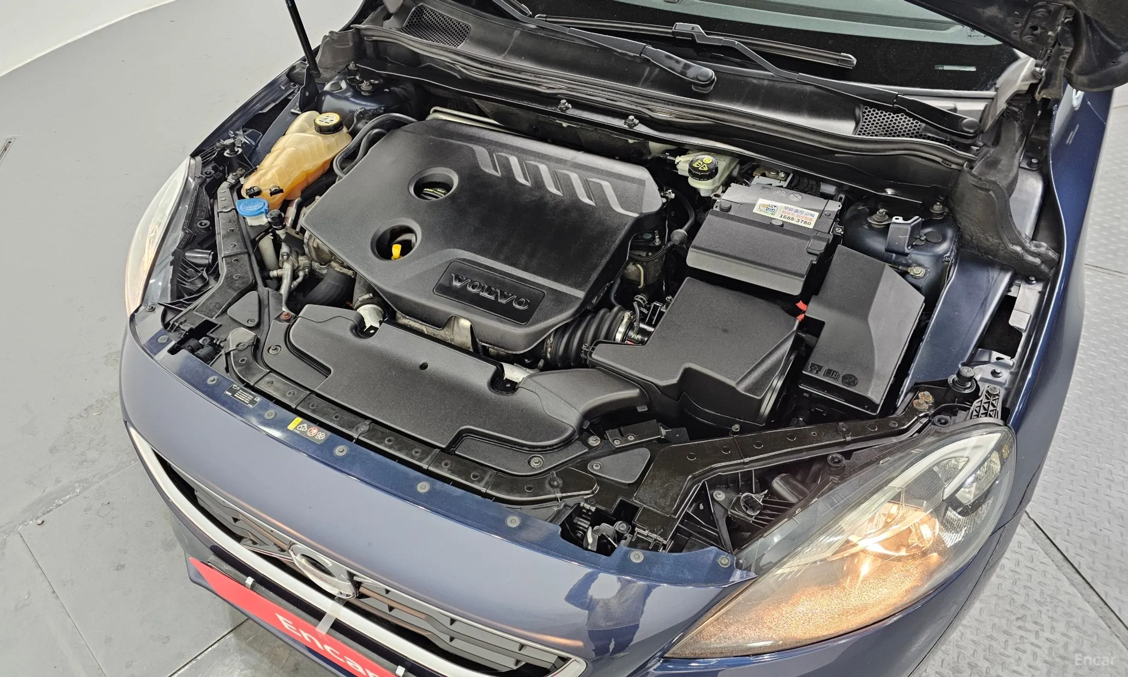 Volvo V40 превью 6