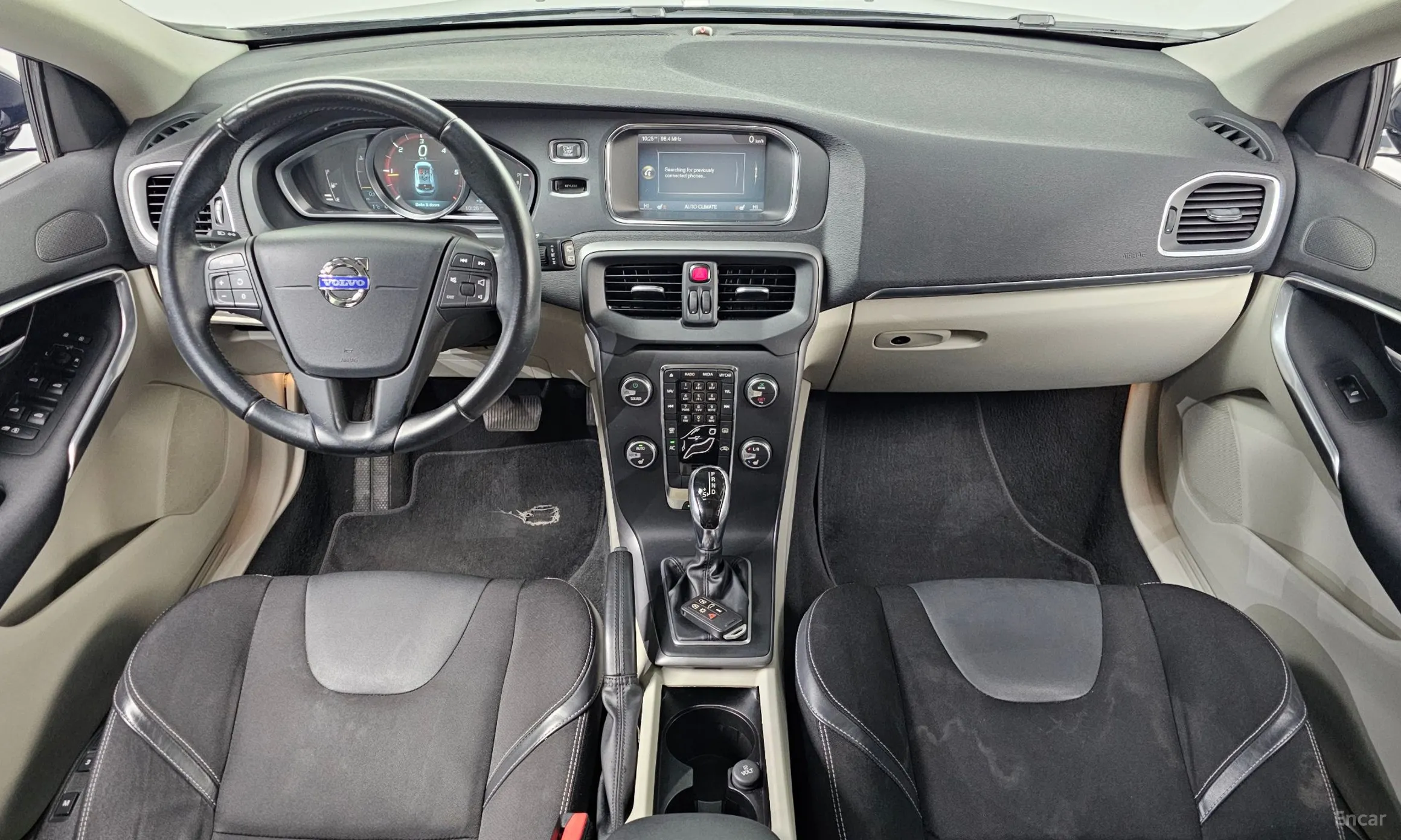 Volvo V40 превью 7