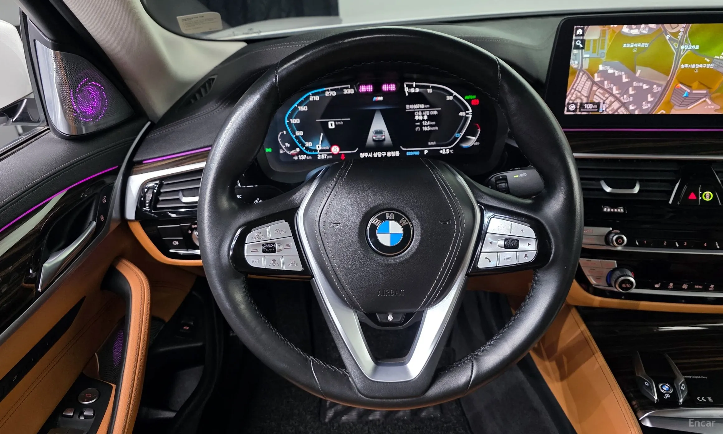 BMW 5 Series (G30) превью 15