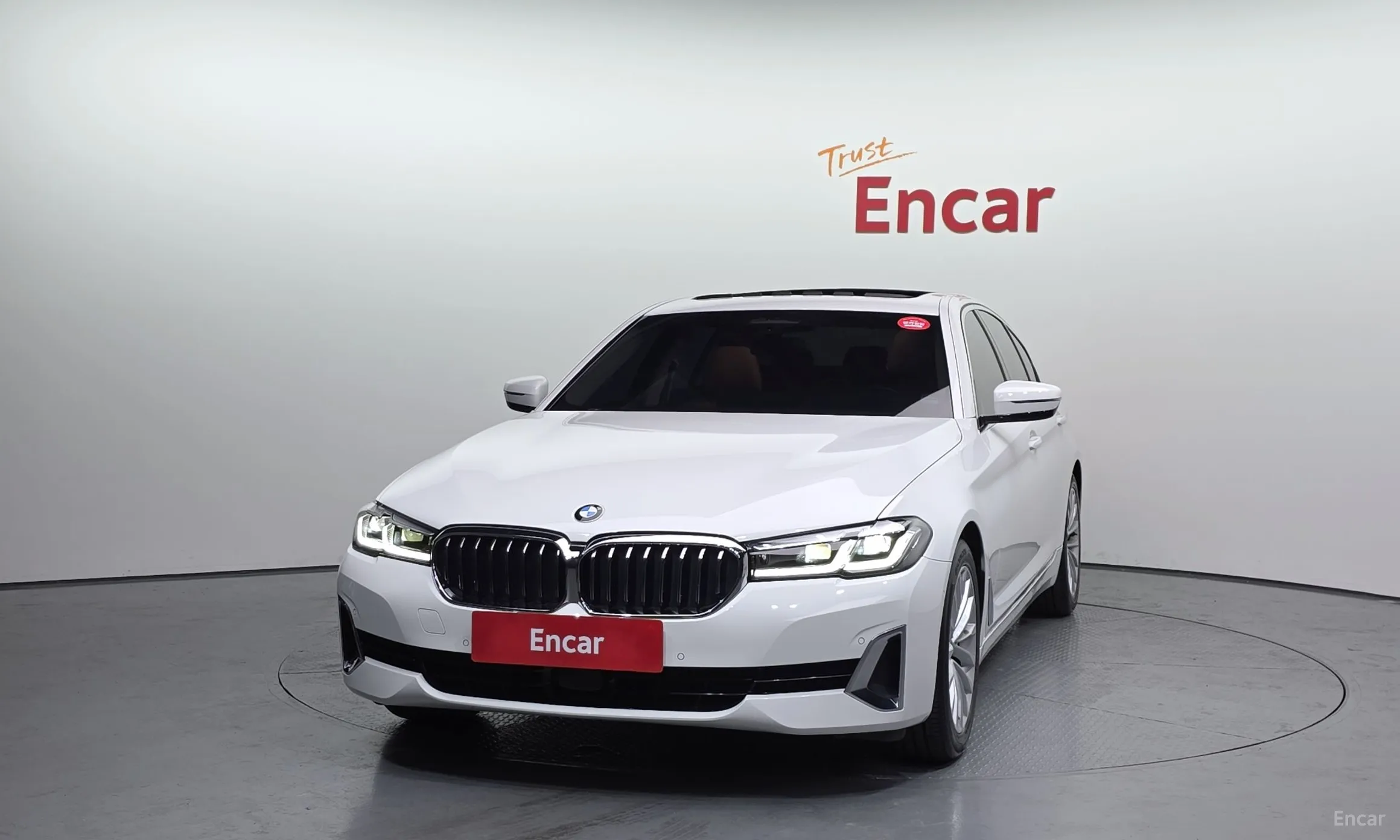 BMW 5 Series (G30) превью 3