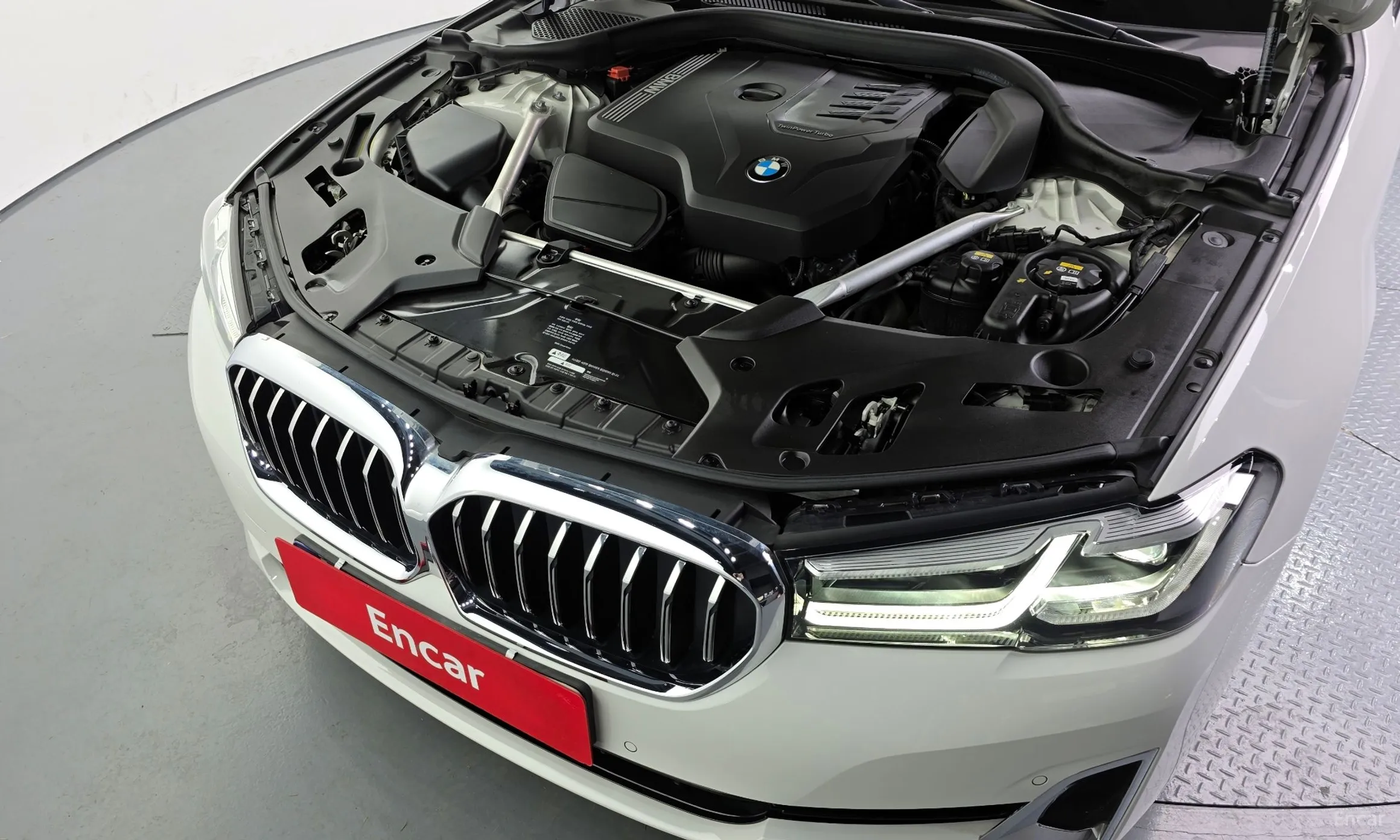 BMW 5 Series (G30) превью 6