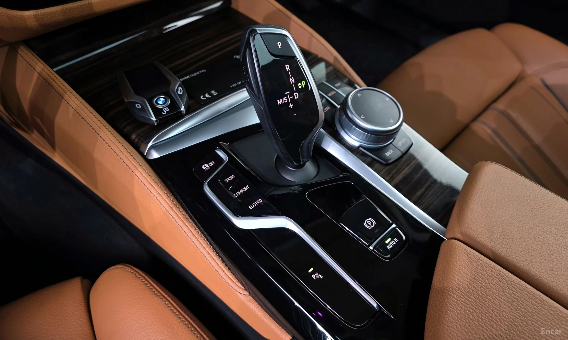 BMW 5 Series (G30) превью 9