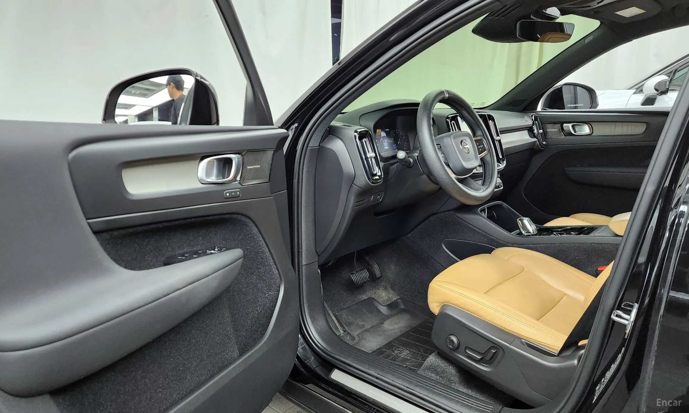 Volvo XC40 превью 10