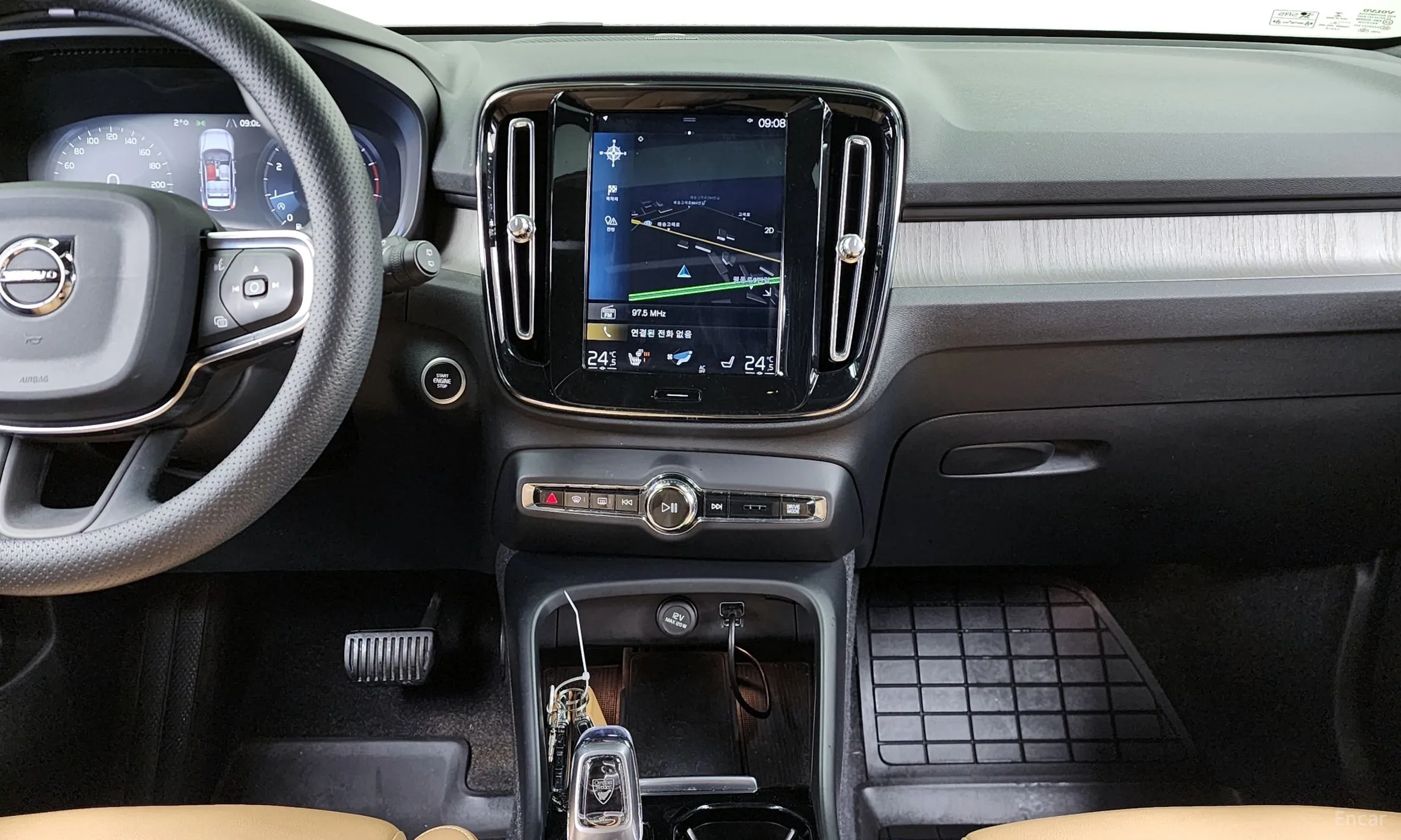 Volvo XC40 превью 14