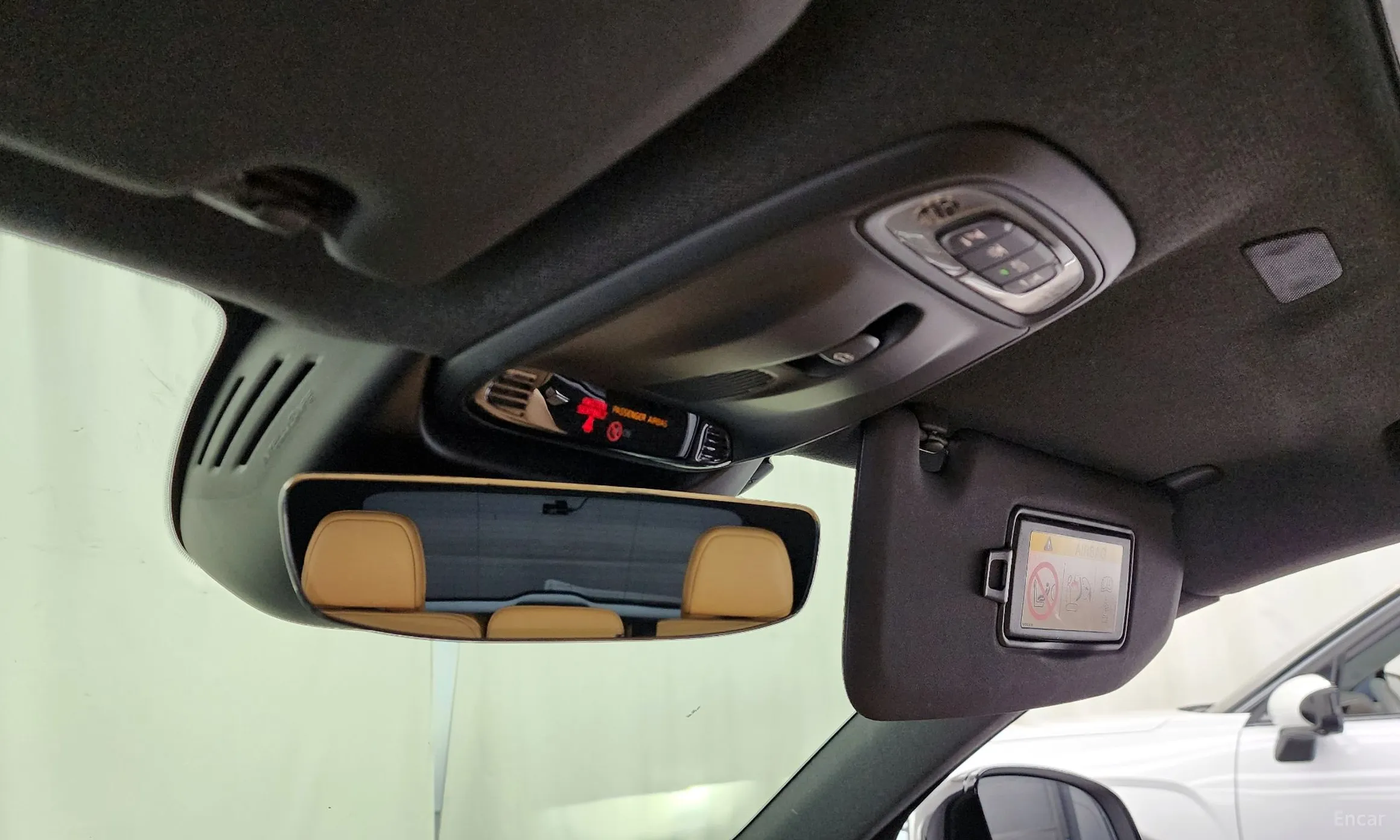Volvo XC40 превью 17