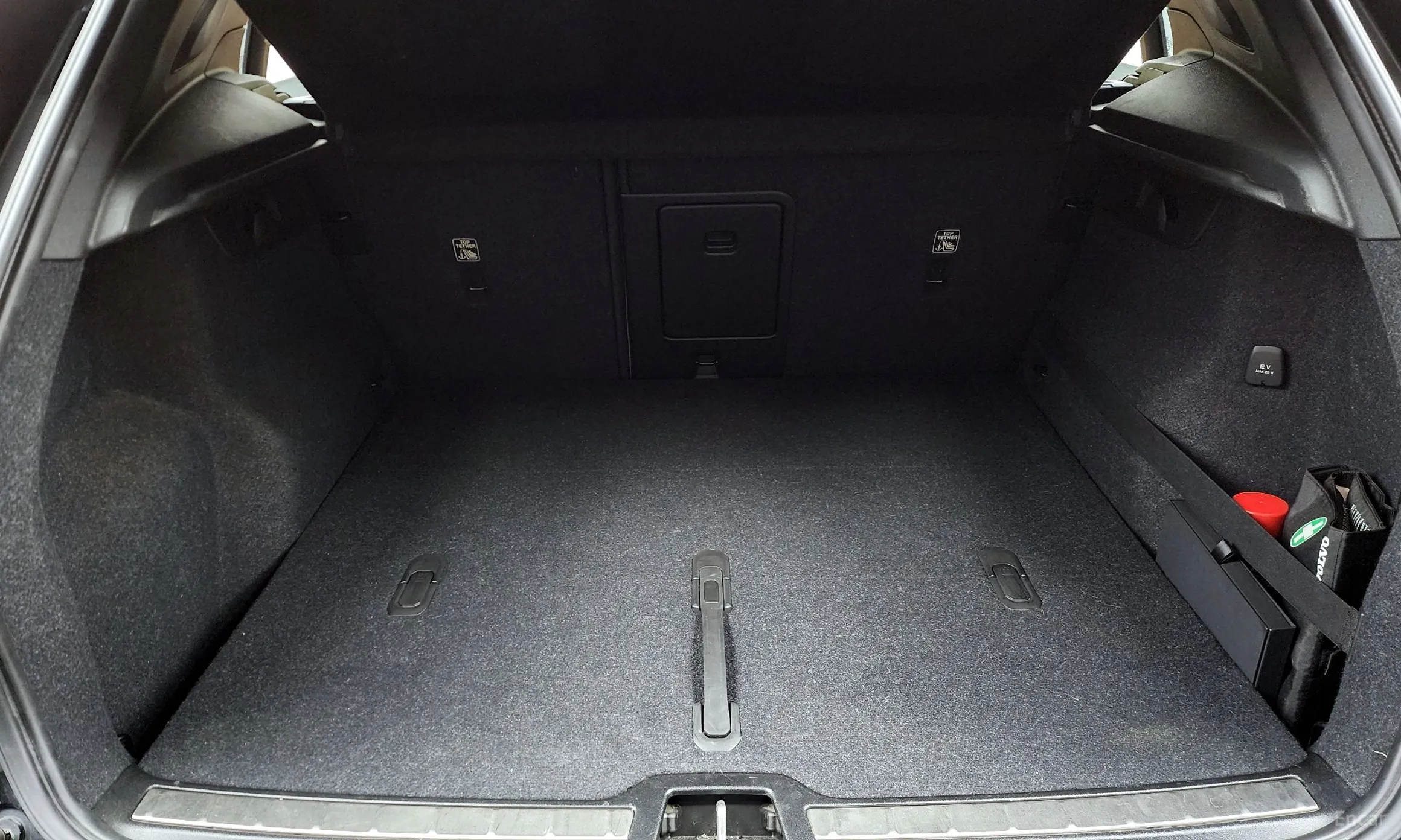 Volvo XC40 превью 20
