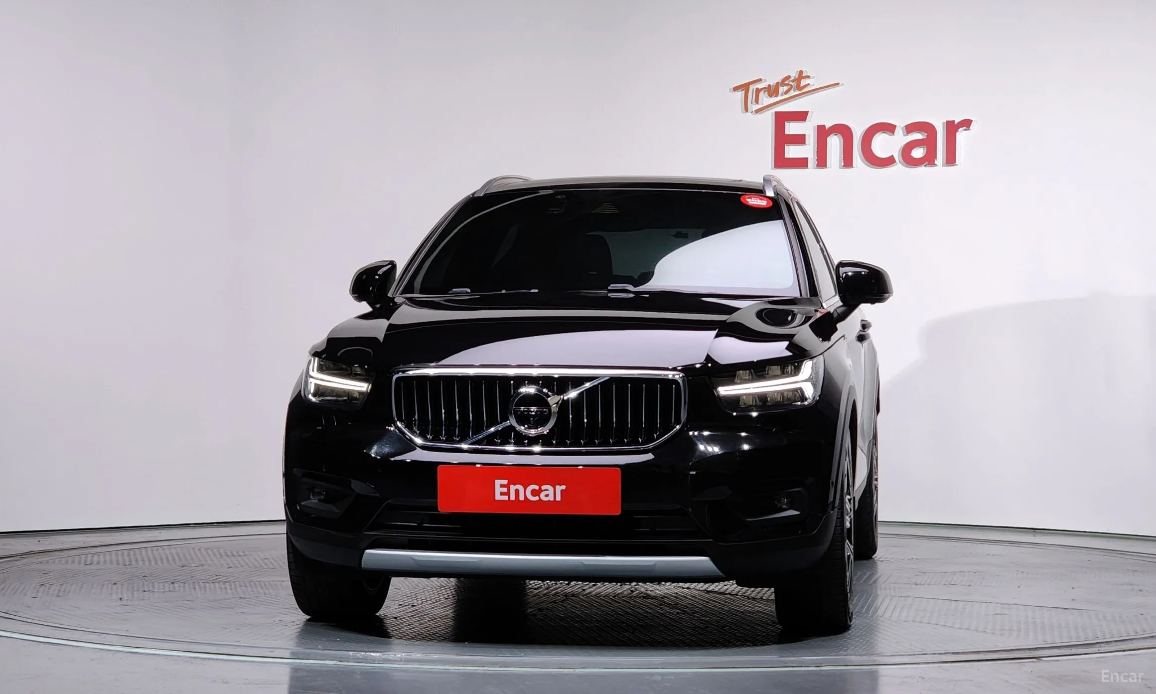 Volvo XC40 превью 3