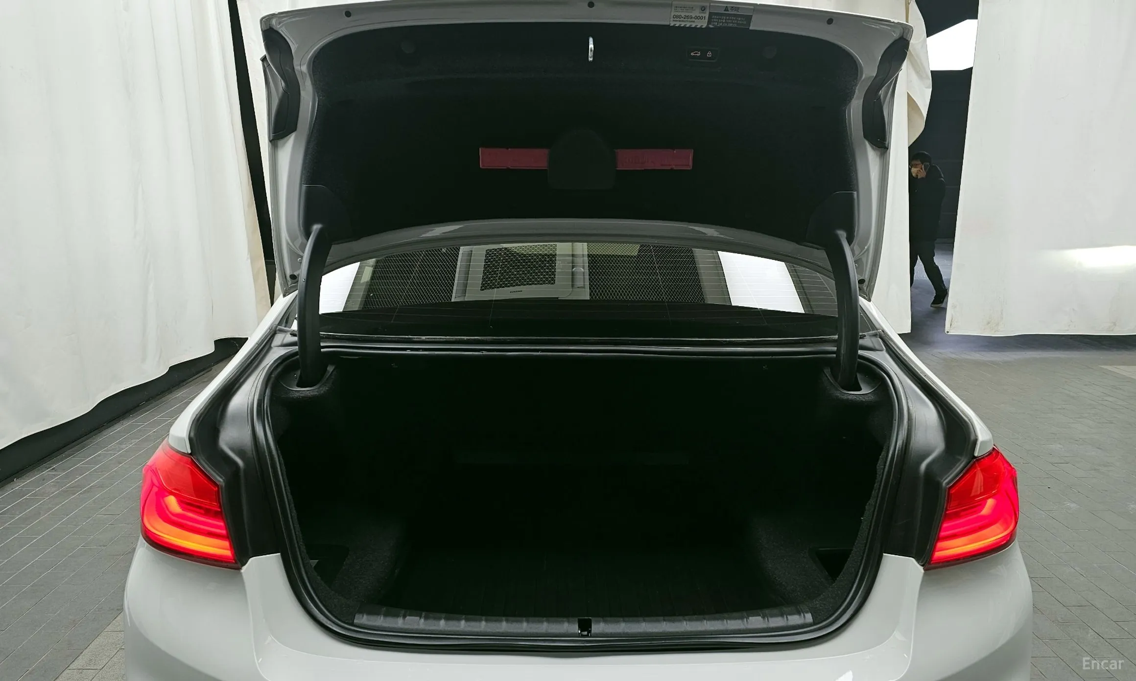 BMW 5 Series (G30) превью 20