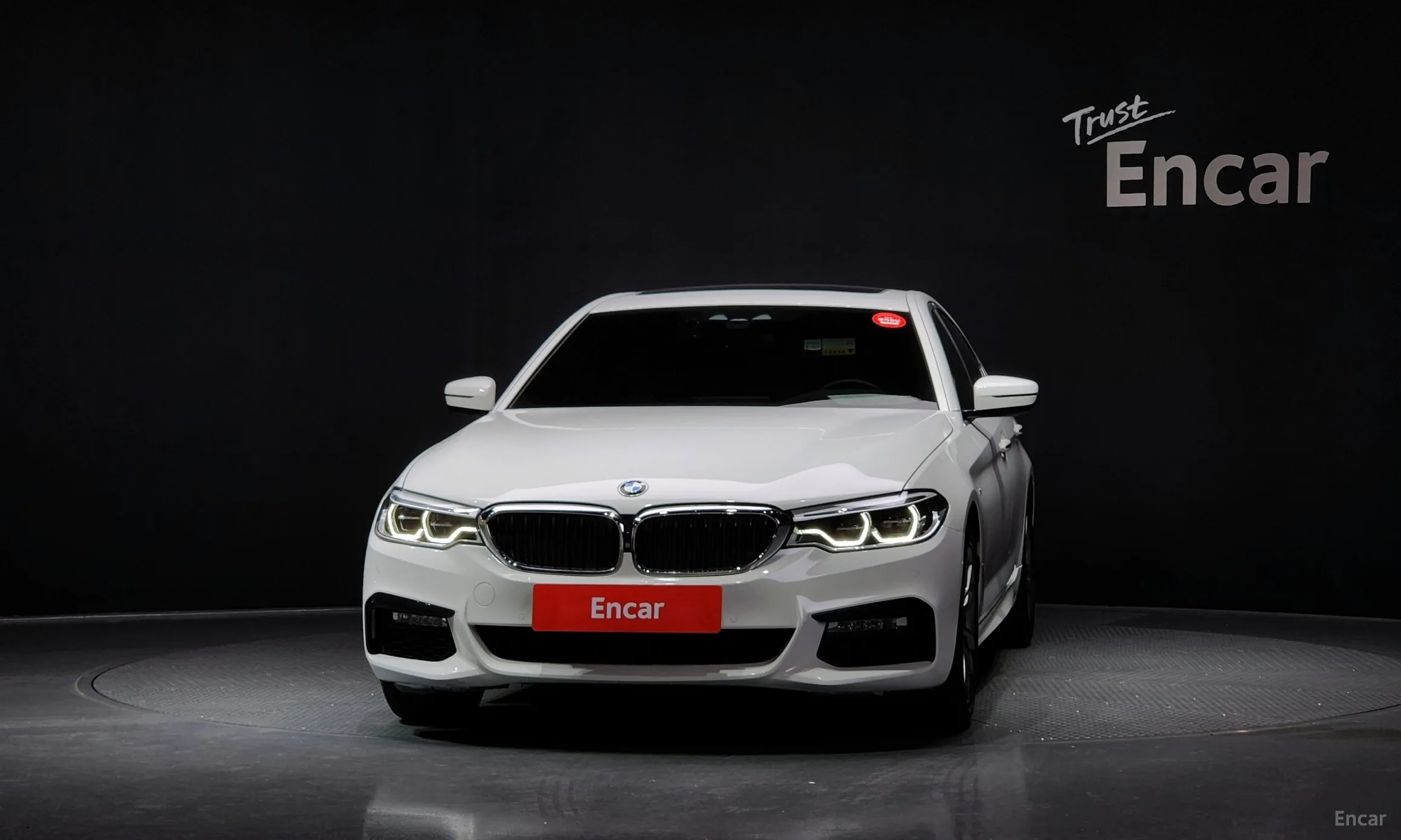 BMW 5 Series (G30) превью 3