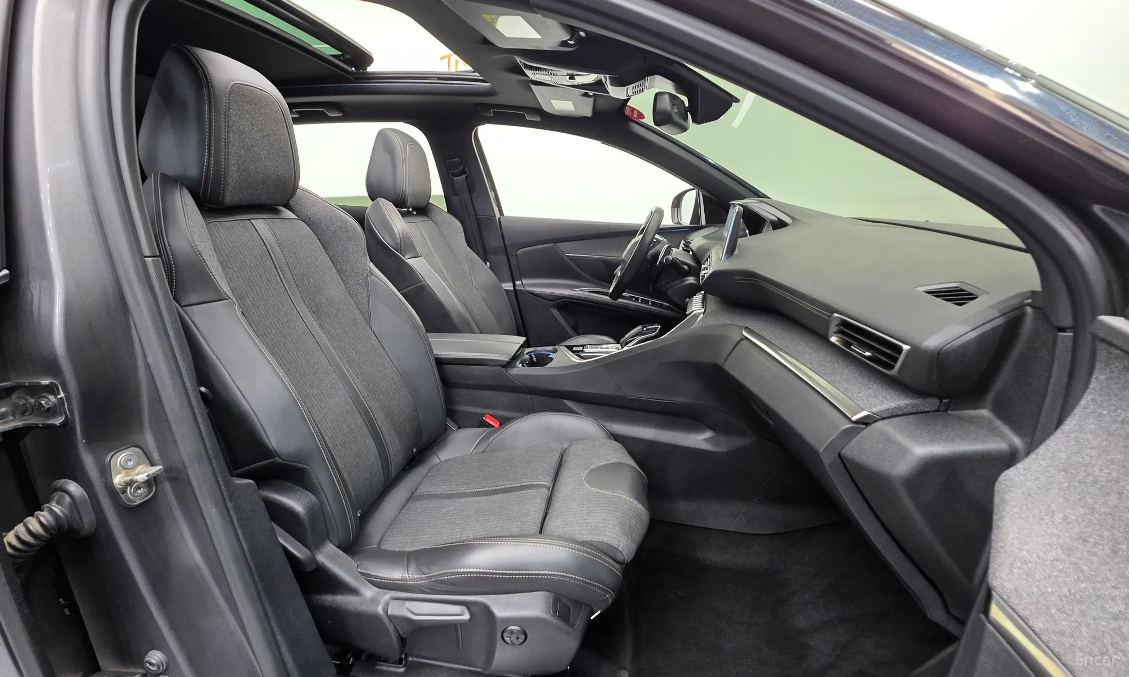 Peugeot 3008 2nd generation превью 10