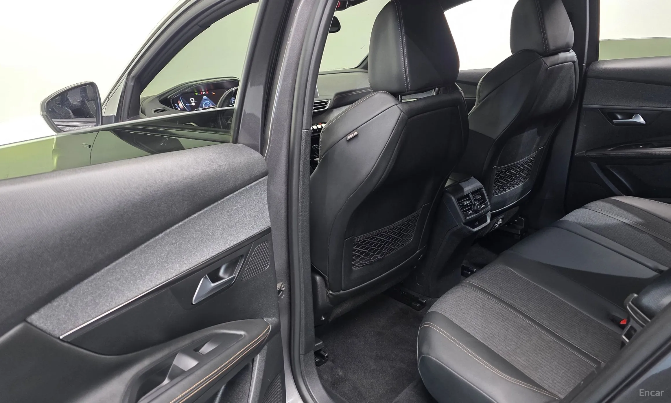 Peugeot 3008 2nd generation превью 18