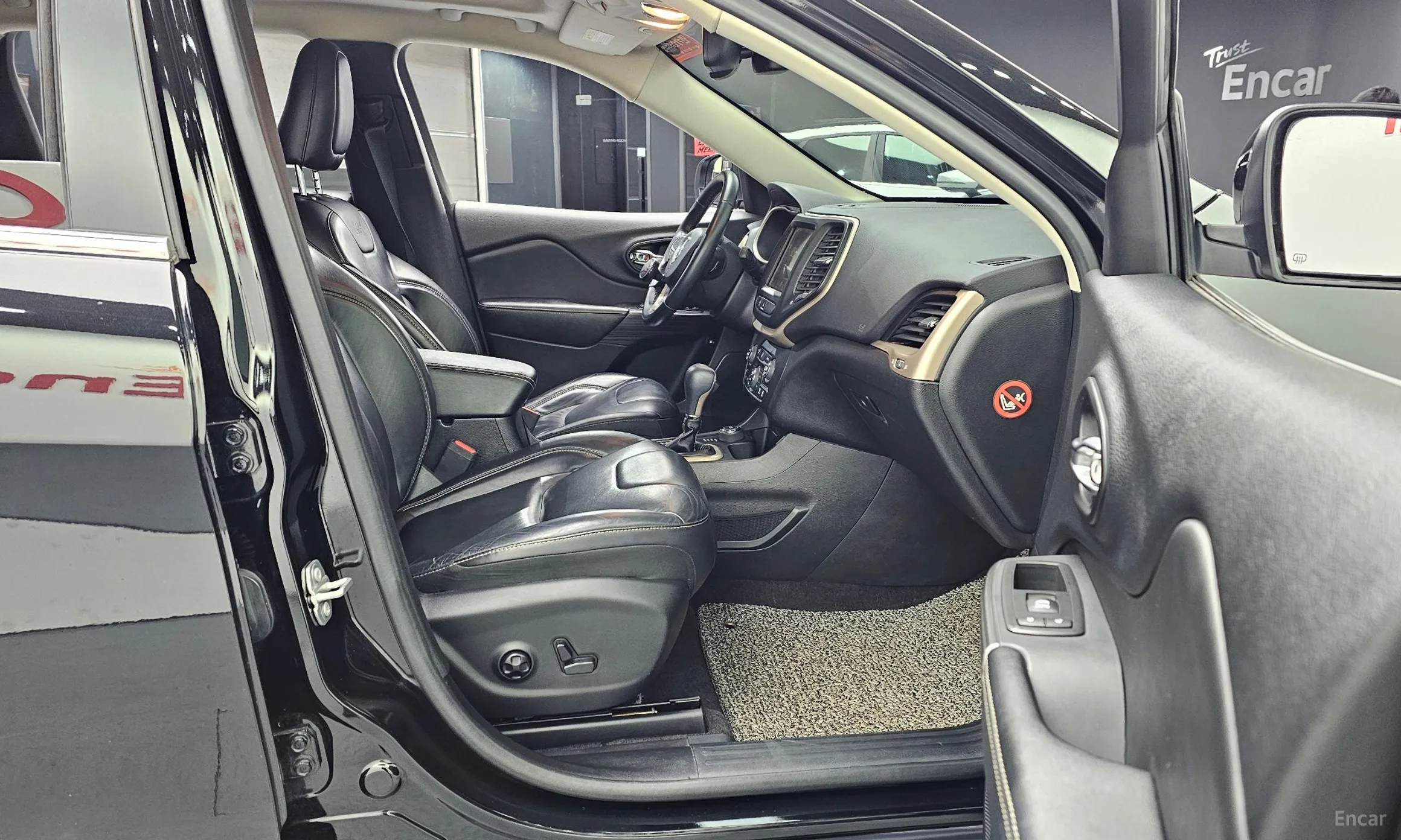 Jeep Cherokee (KL) превью 11