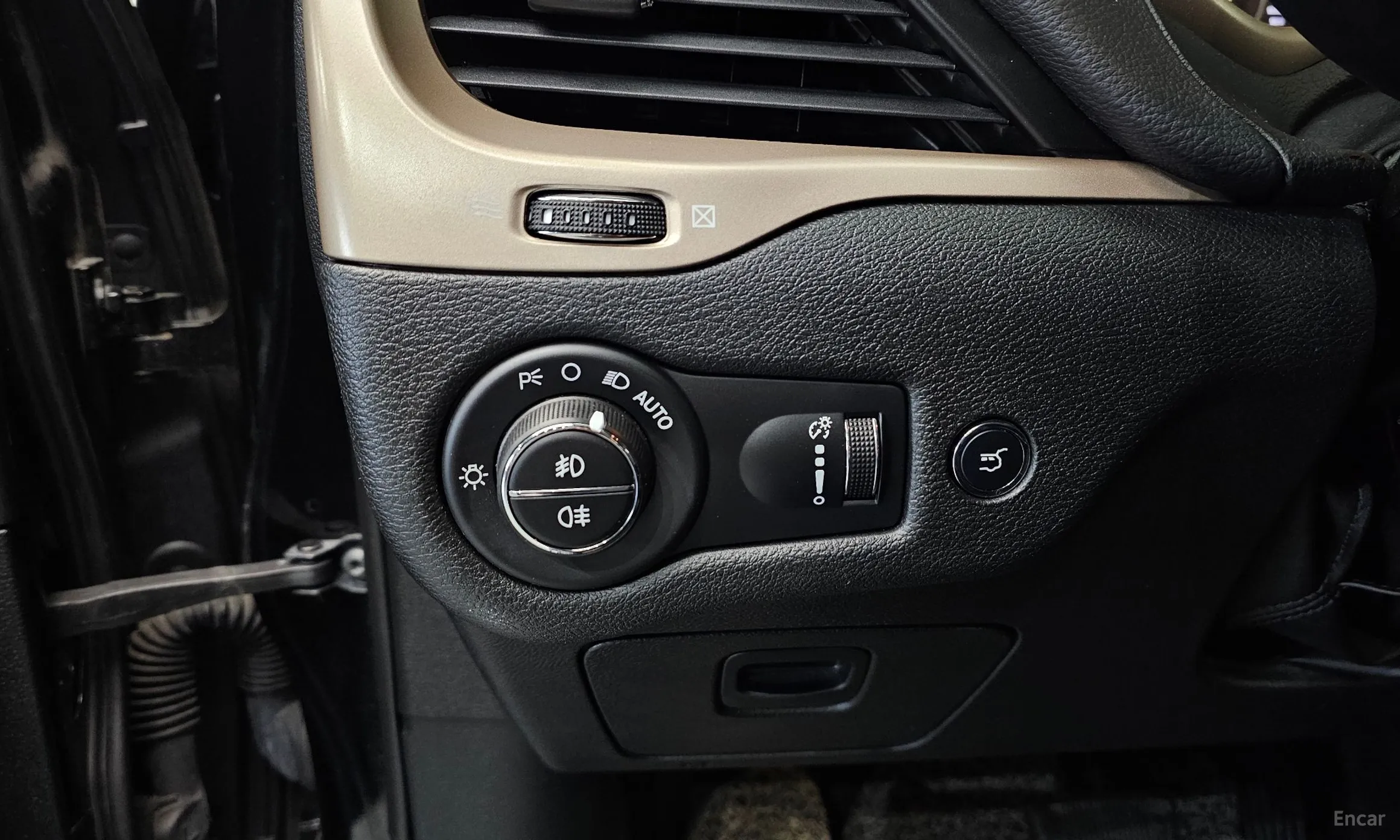 Jeep Cherokee (KL) превью 17