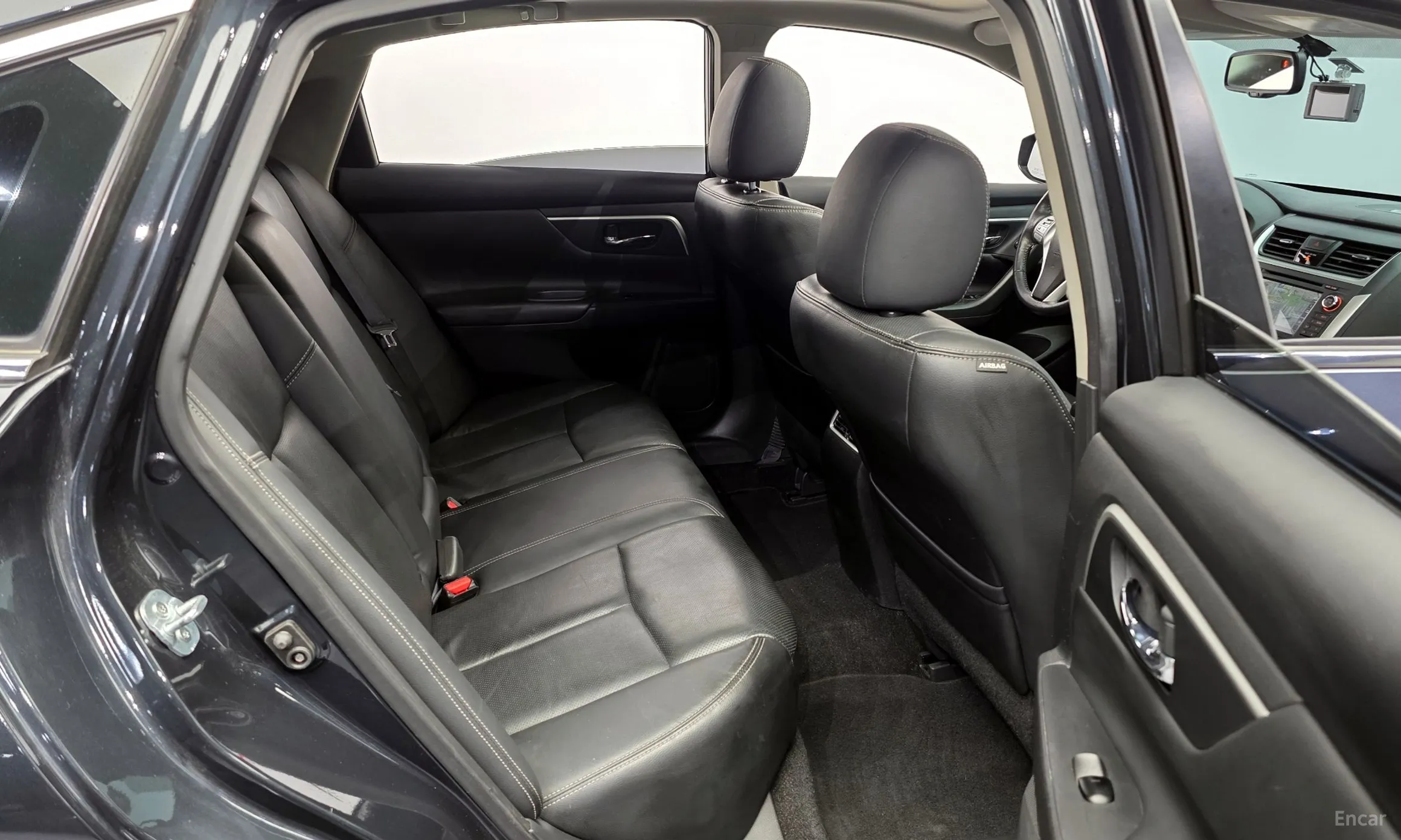 Nissan Altima превью 12