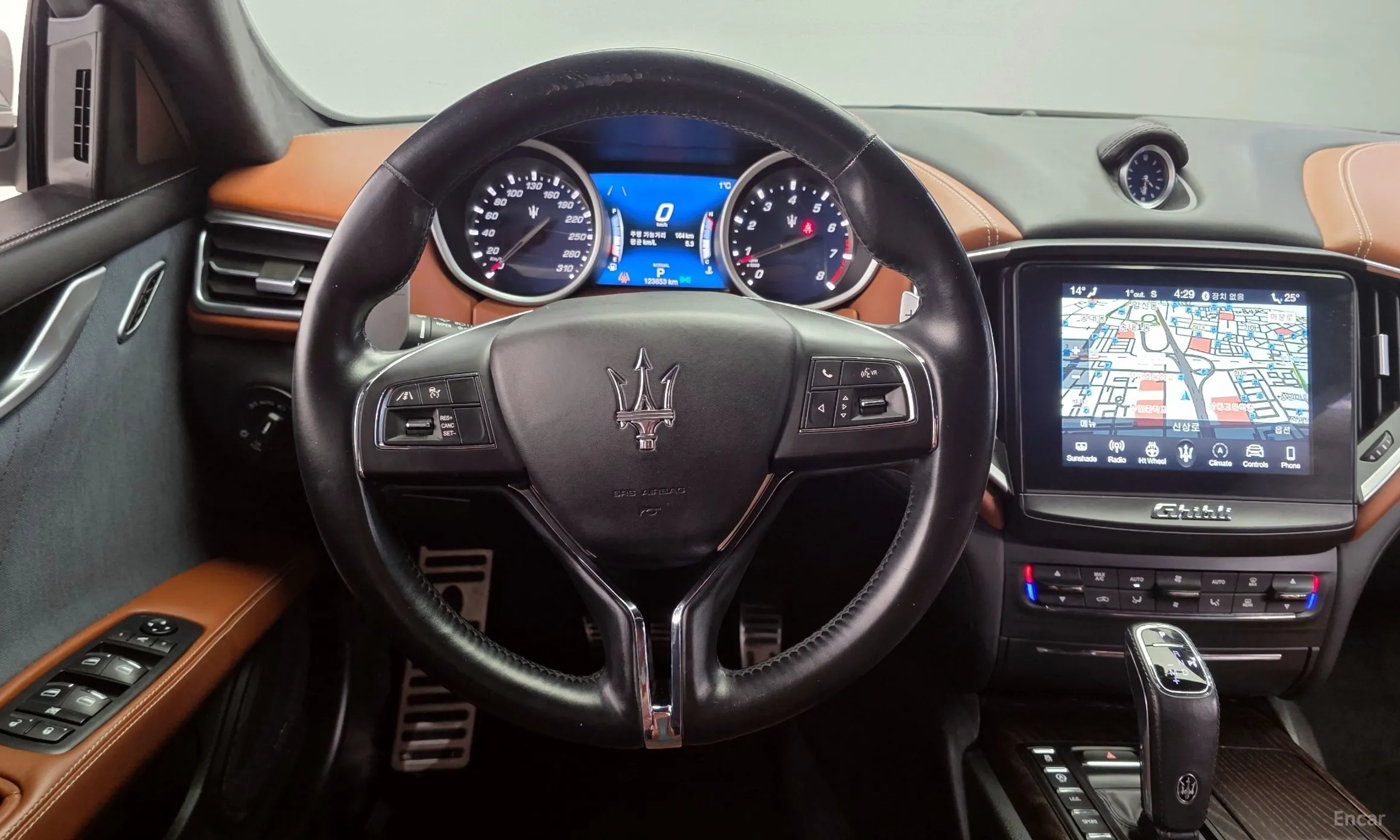 Maserati Ghibli превью 13