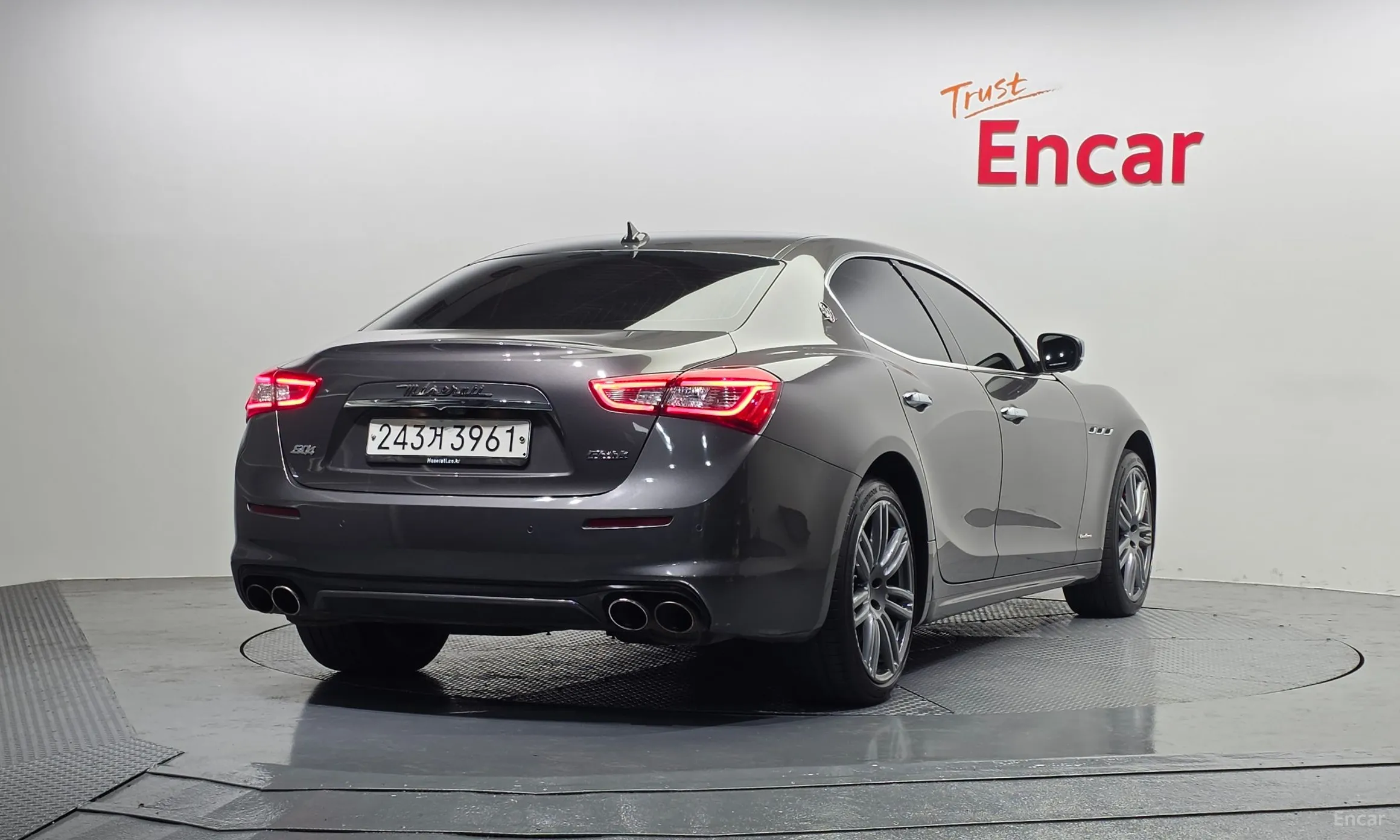 Maserati Ghibli превью 2