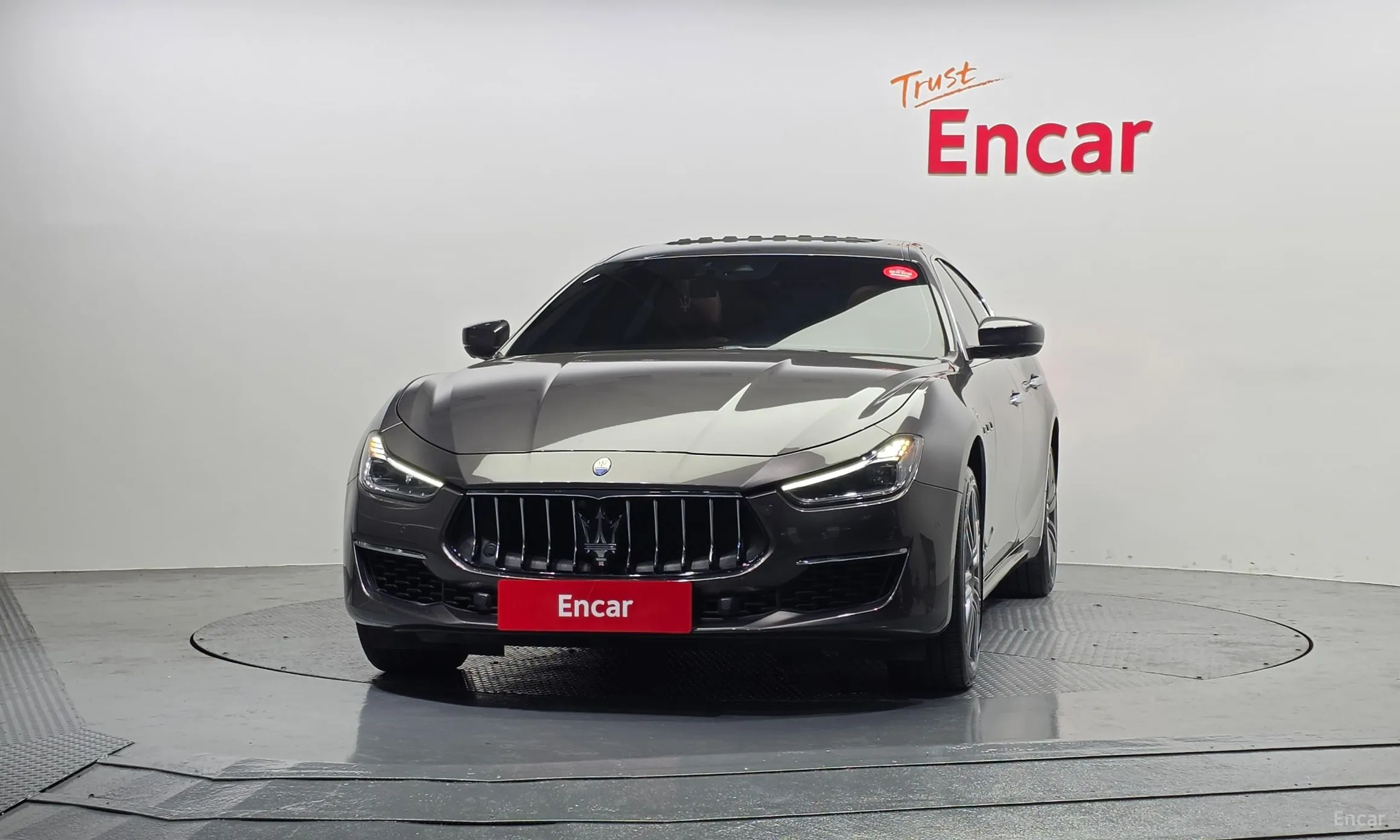 Maserati Ghibli превью 3