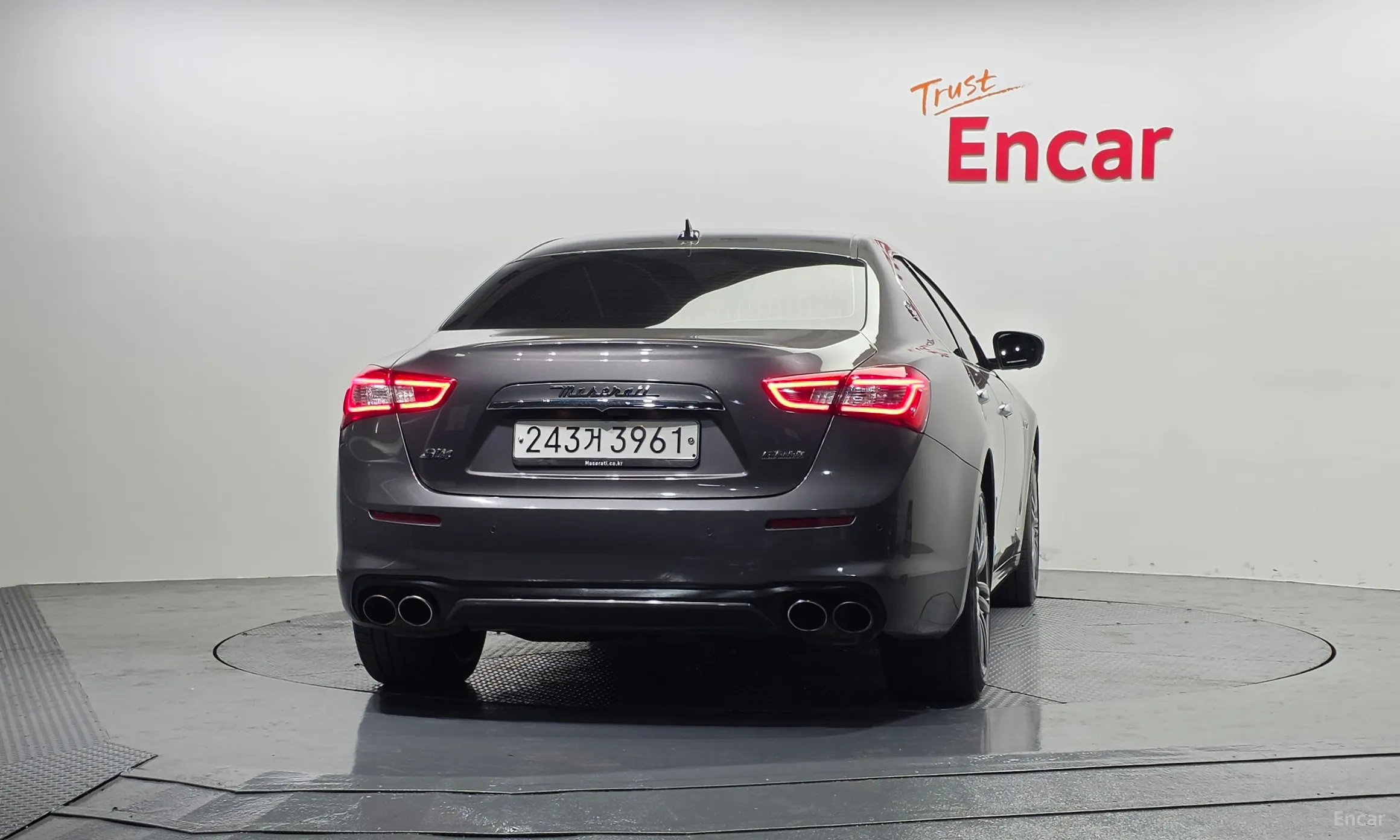 Maserati Ghibli превью 4