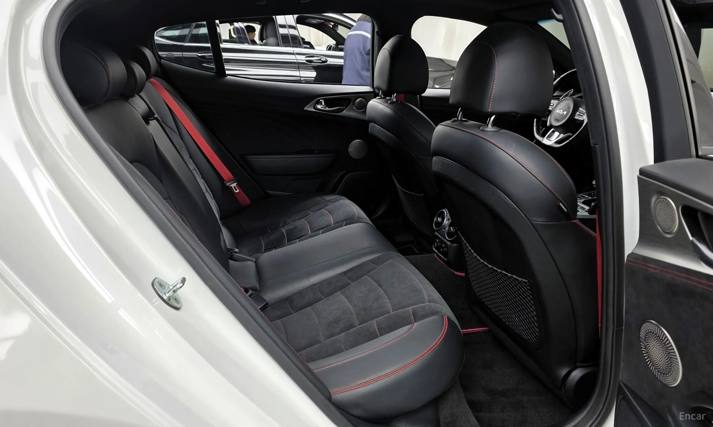 Kia Stinger Master превью 12
