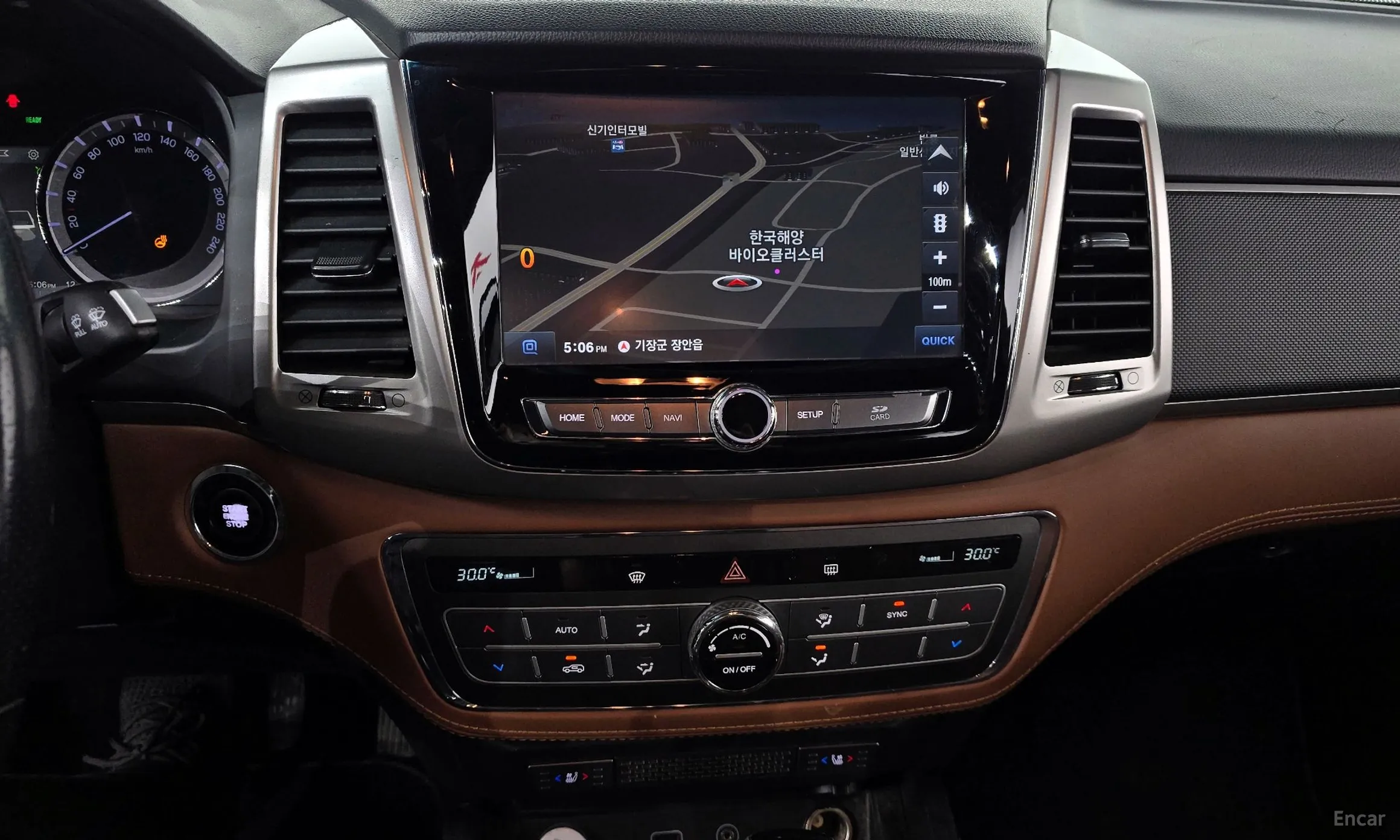 KG Mobility (SsangYong) Rexton Sports превью 16