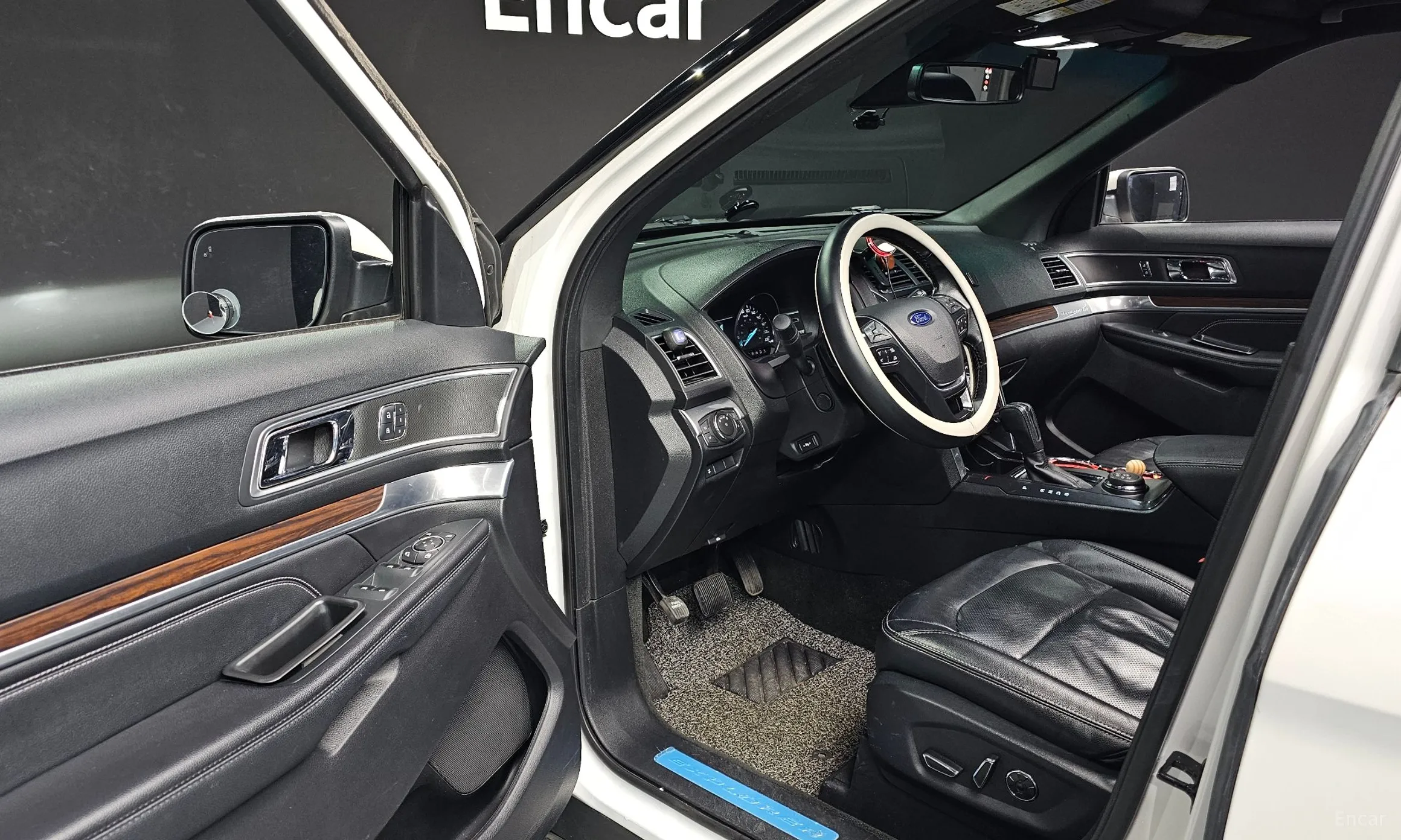 Ford Explorer превью 11